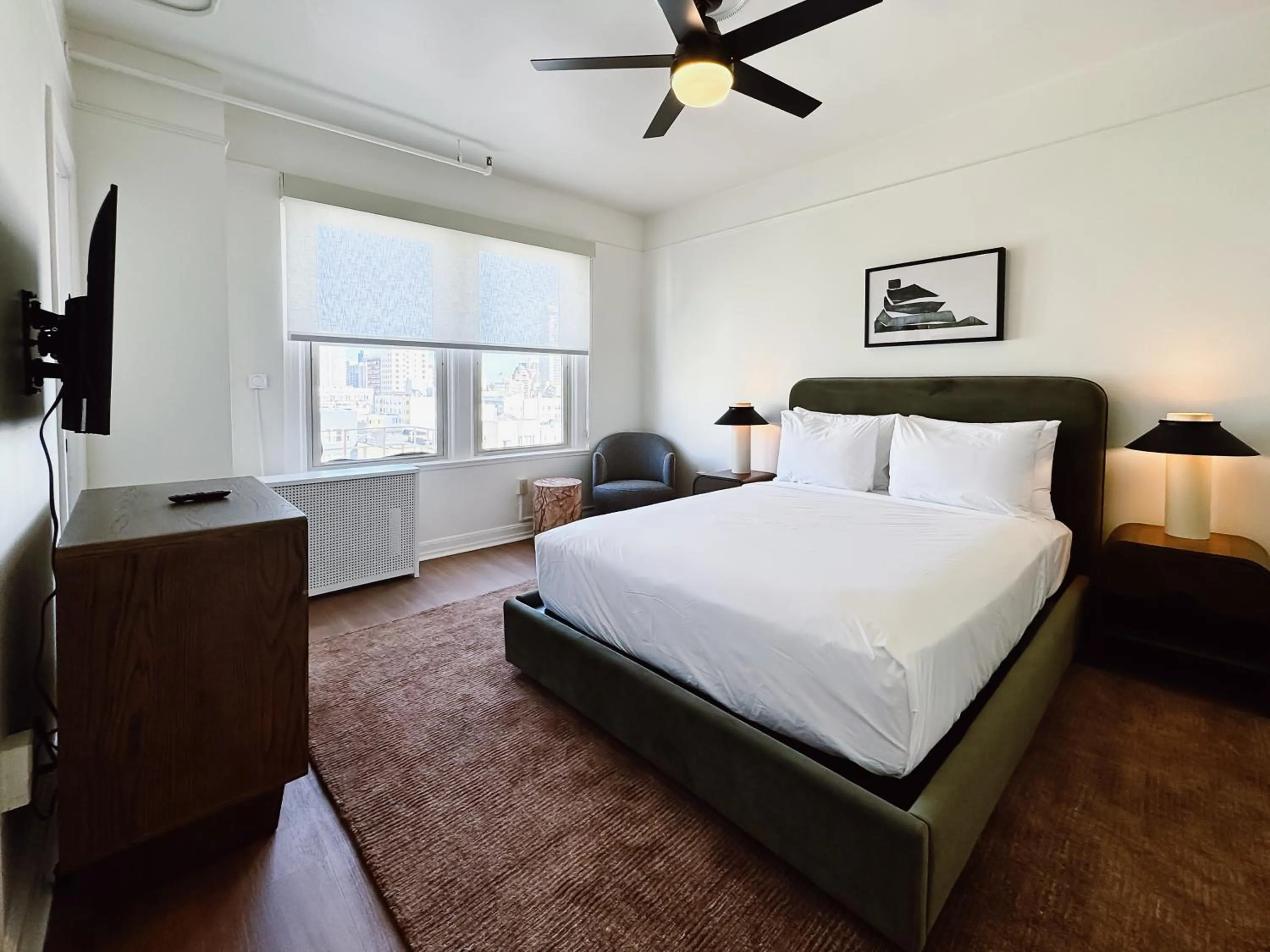 Bed in FOUND Hotel Carlton, Nob Hill