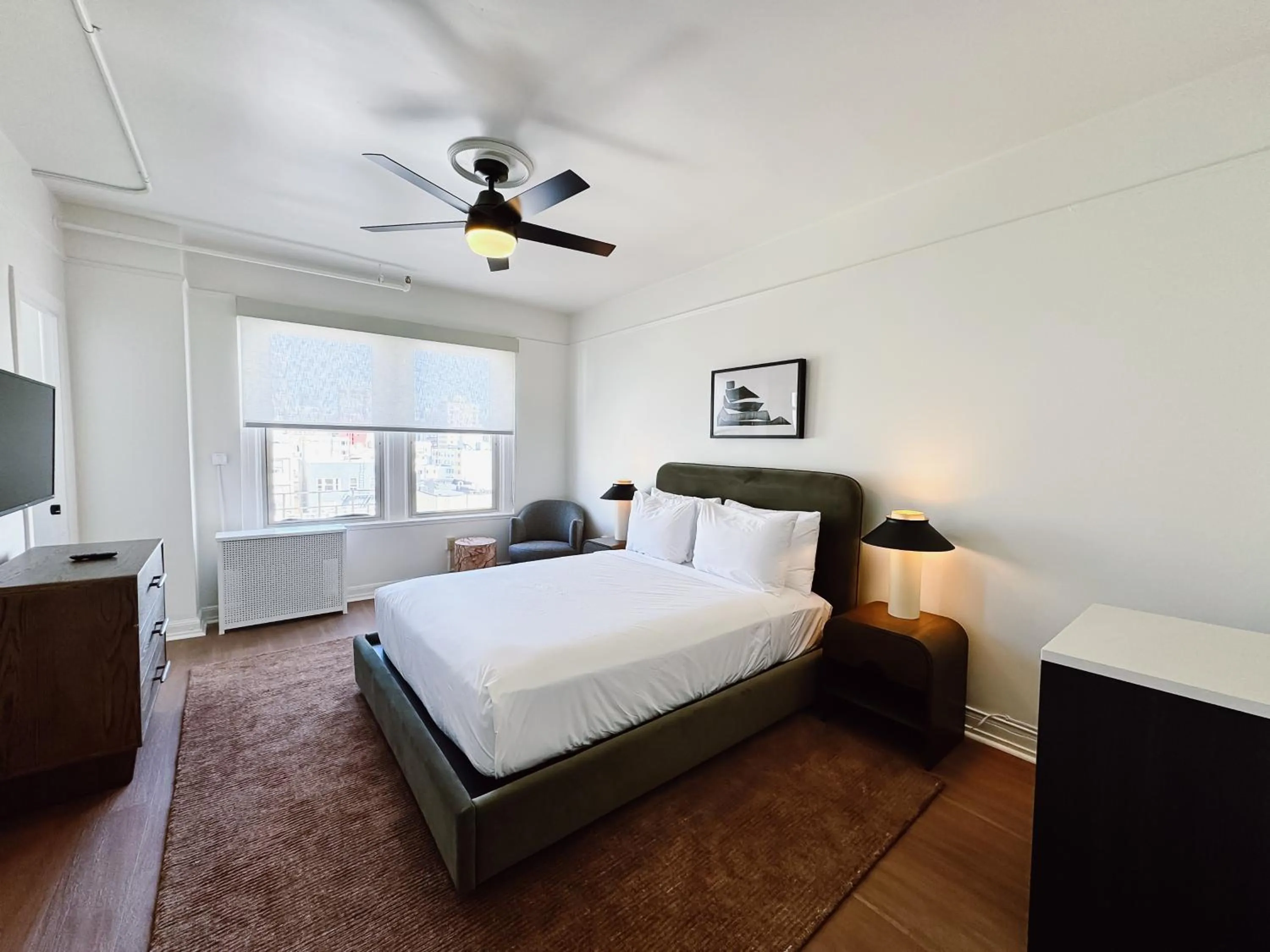 Bed in FOUND Hotel Carlton, Nob Hill