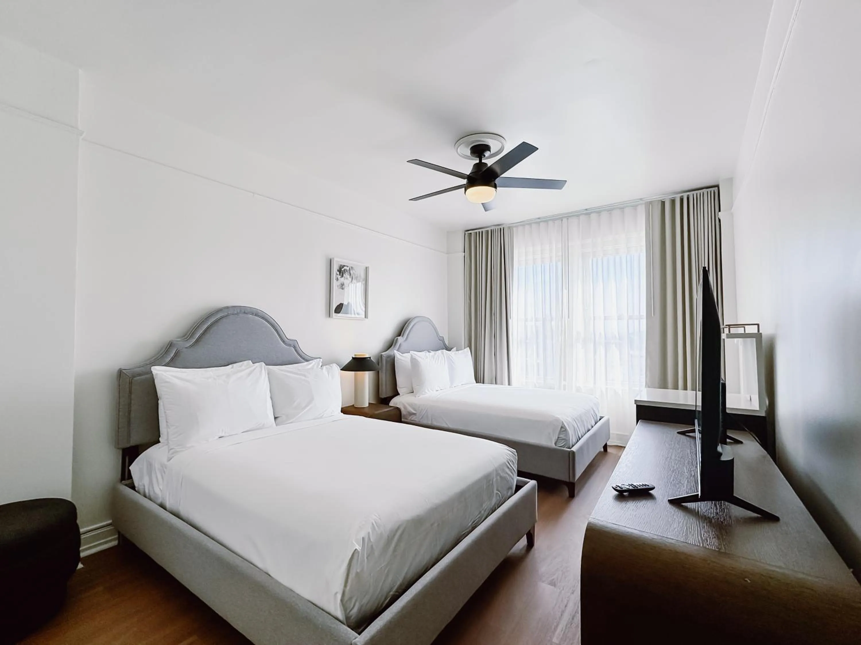 Bed in FOUND Hotel Carlton, Nob Hill