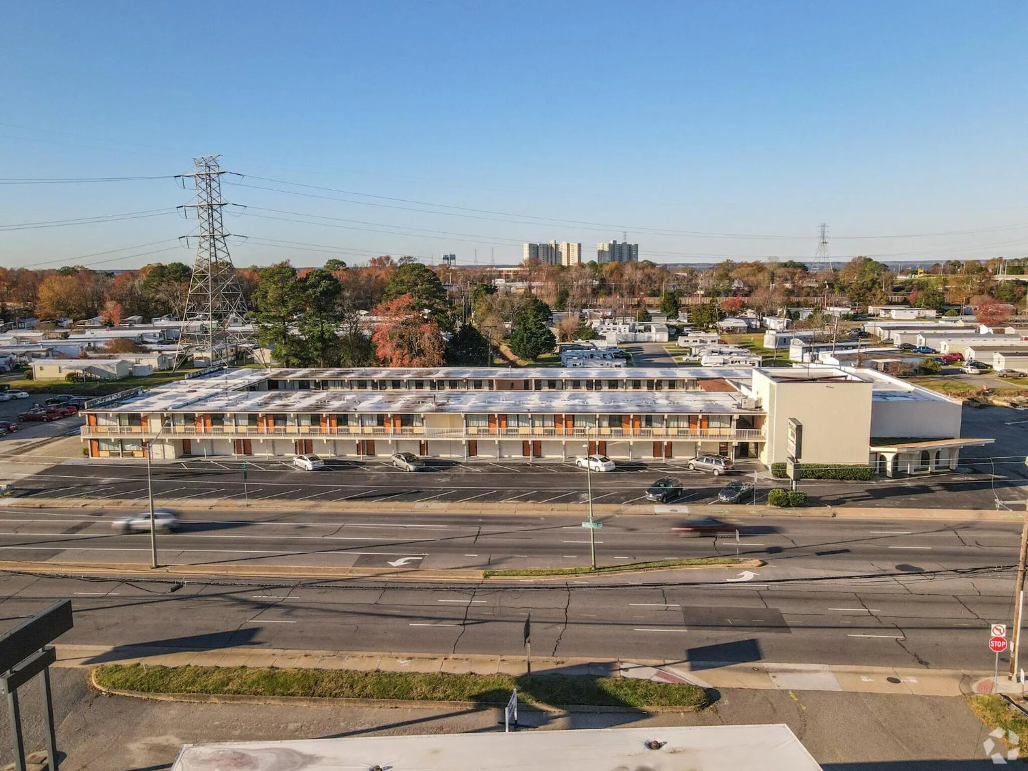 Property building in James River Inn & Suites
