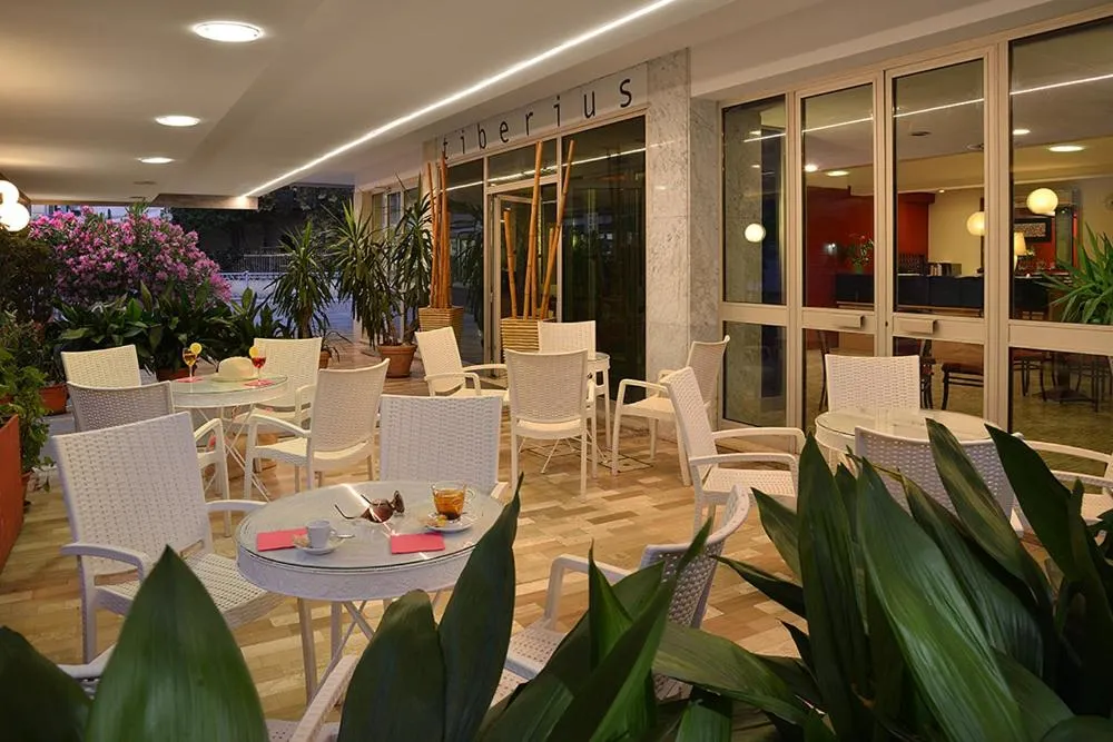 Restaurant/places to eat in Hotel Tiberius
