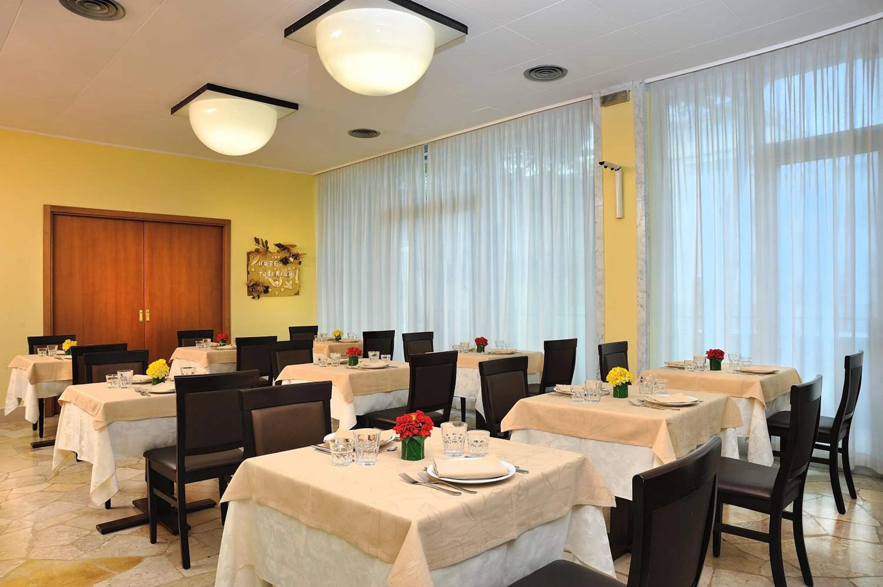 Restaurant/places to eat in Hotel Tiberius