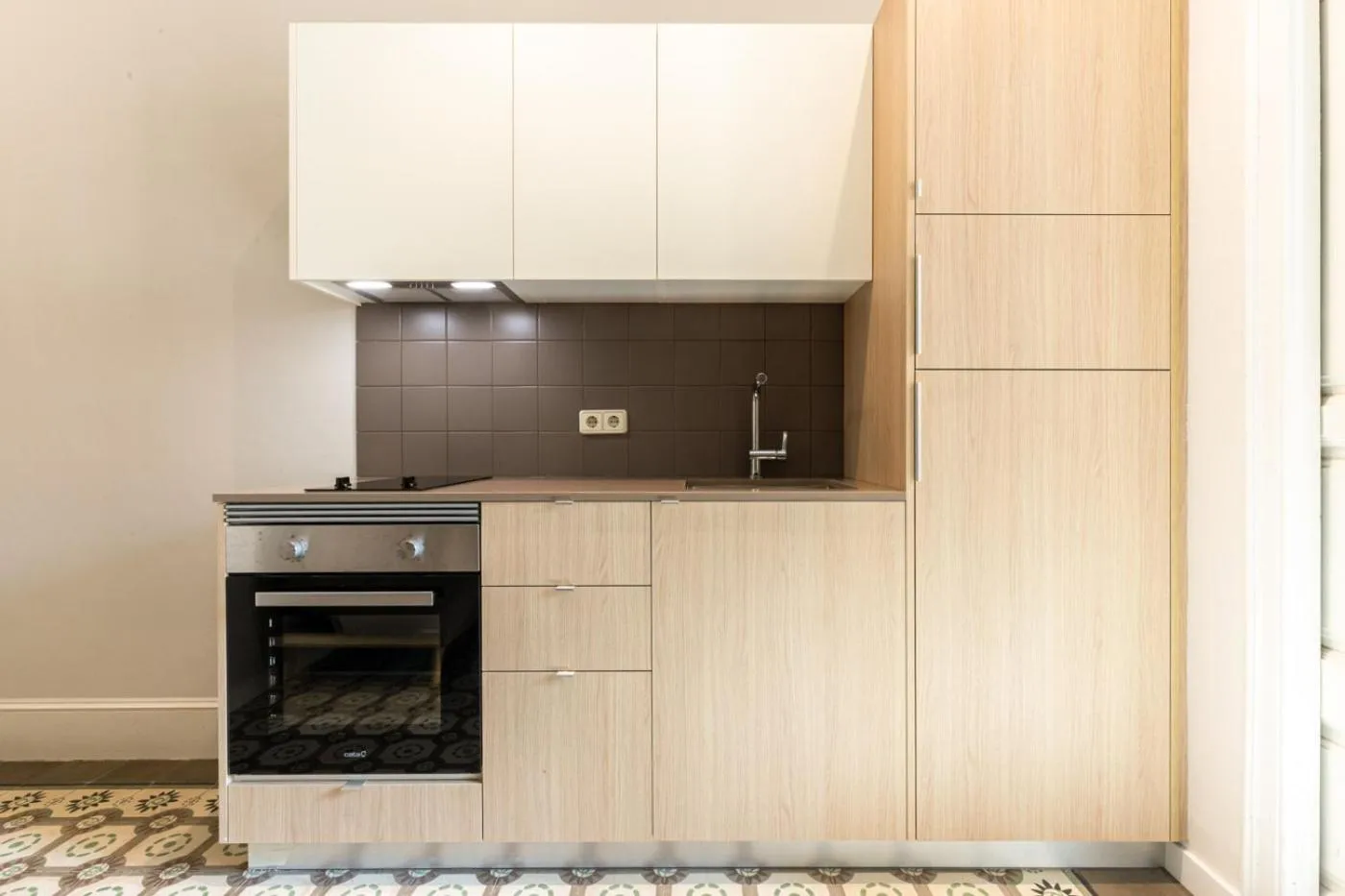 Kitchen or kitchenette in Weflating Sant Antoni Market