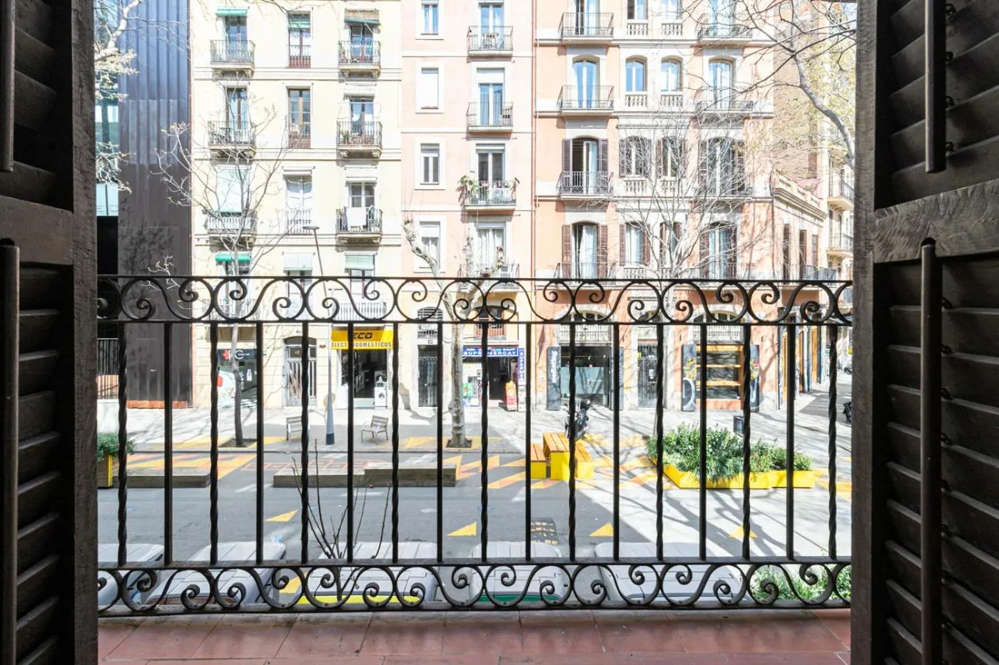 Street view in Weflating Sant Antoni Market