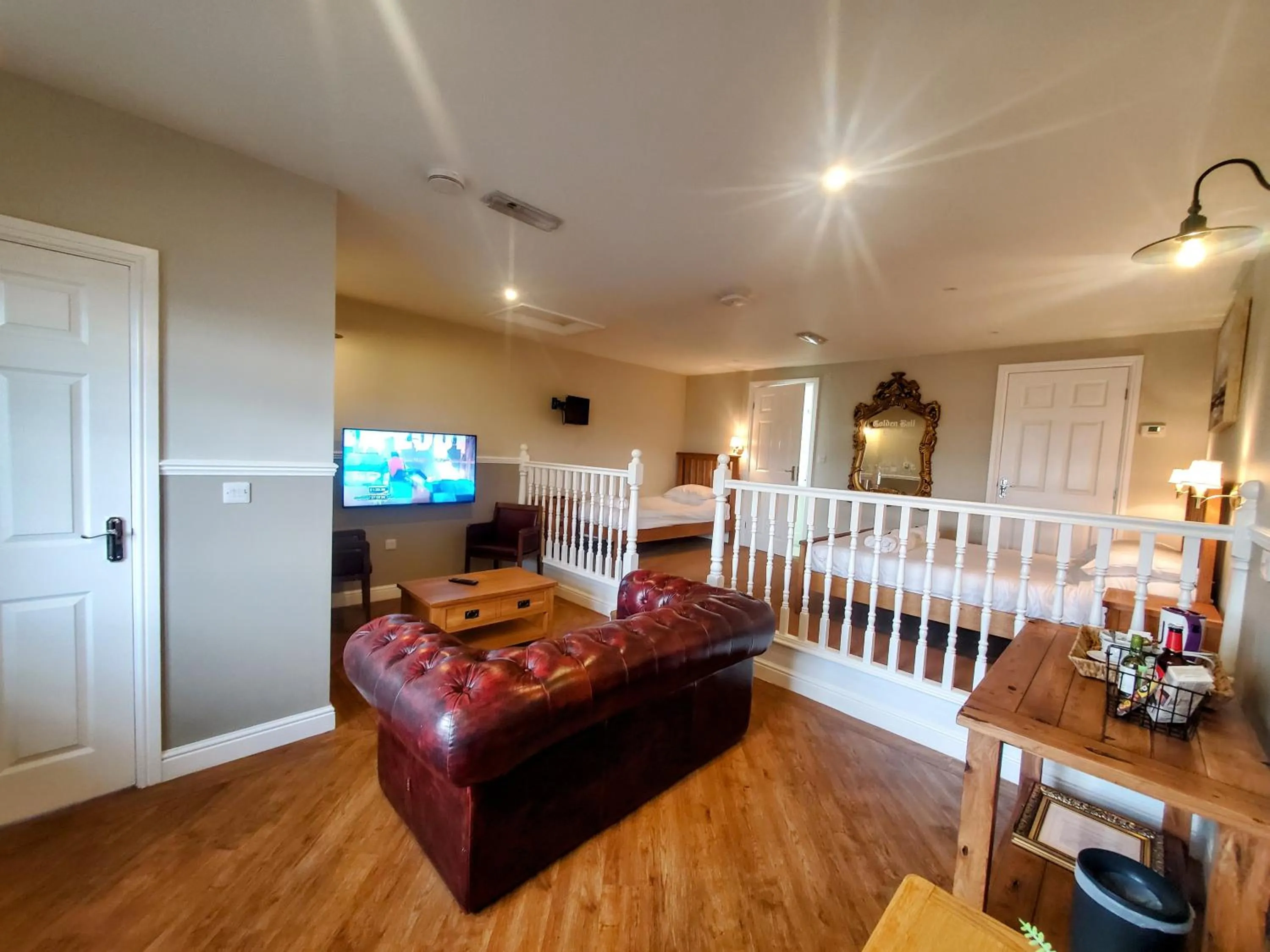 Bed in The Golden Ball Cottages