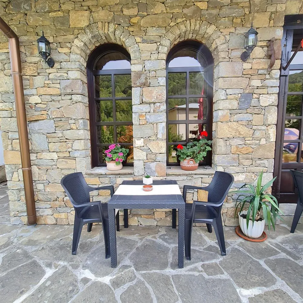 Restaurant/places to eat in Family Hotel Chiflik Hills