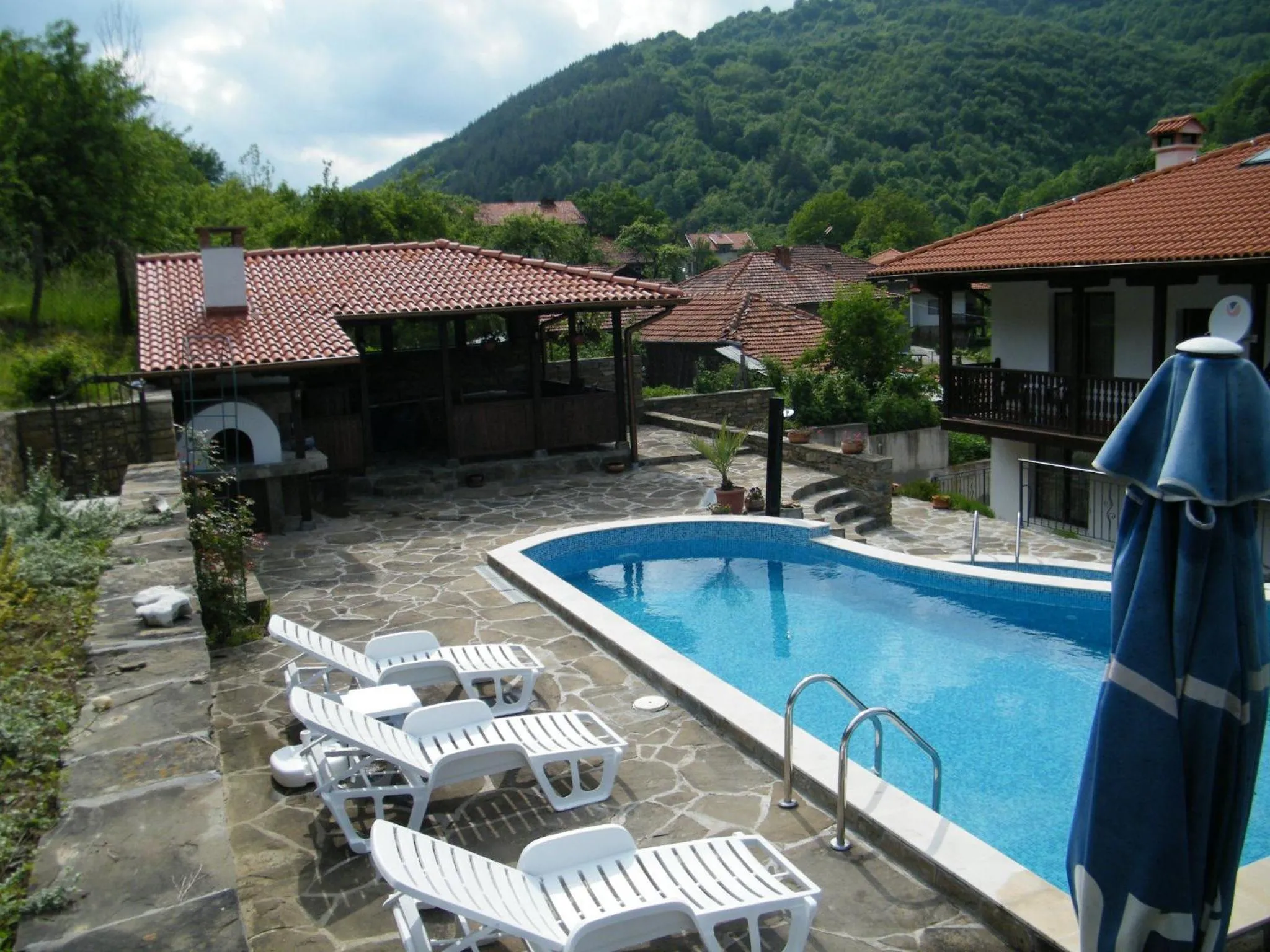Garden in Family Hotel Chiflik Hills