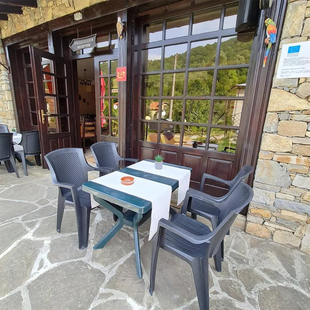 Restaurant/places to eat in Family Hotel Chiflik Hills