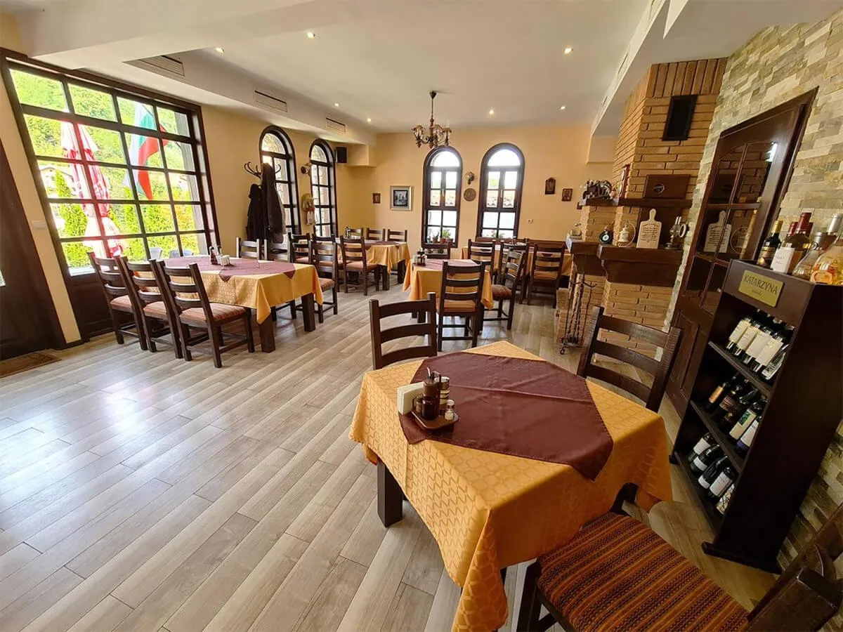 Restaurant/places to eat in Family Hotel Chiflik Hills
