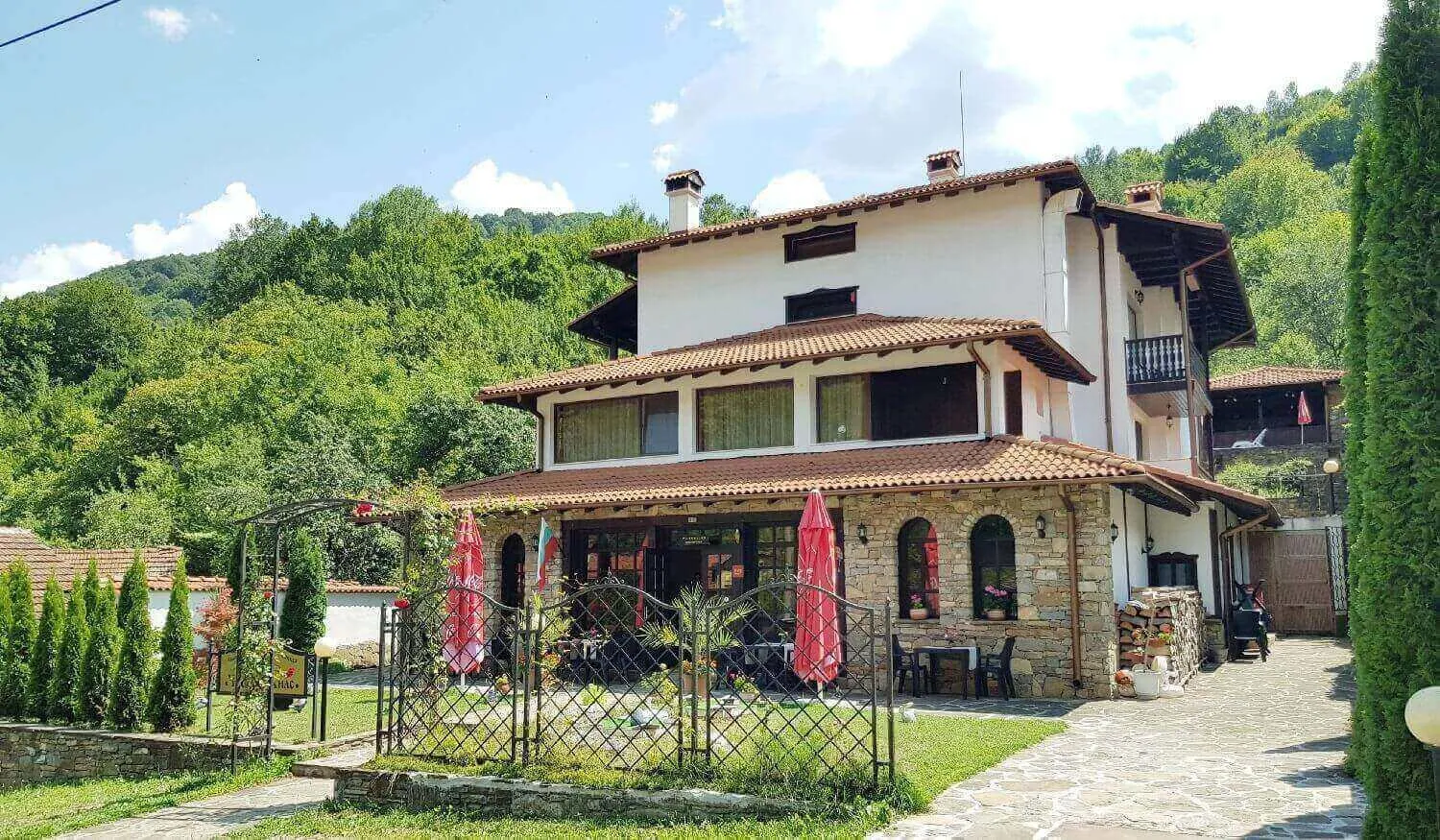 Family Hotel Chiflik Hills