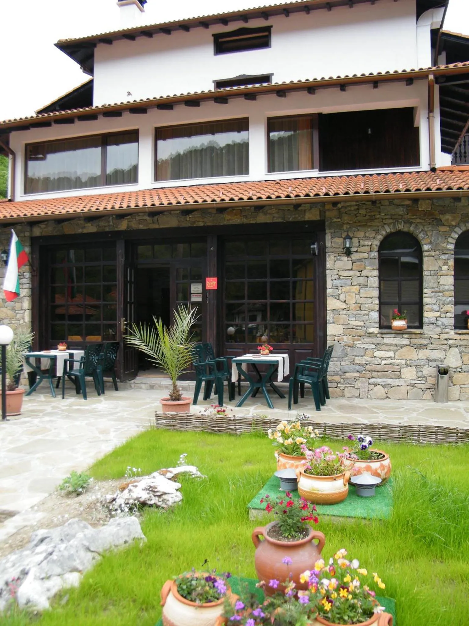 Garden in Family Hotel Chiflik Hills