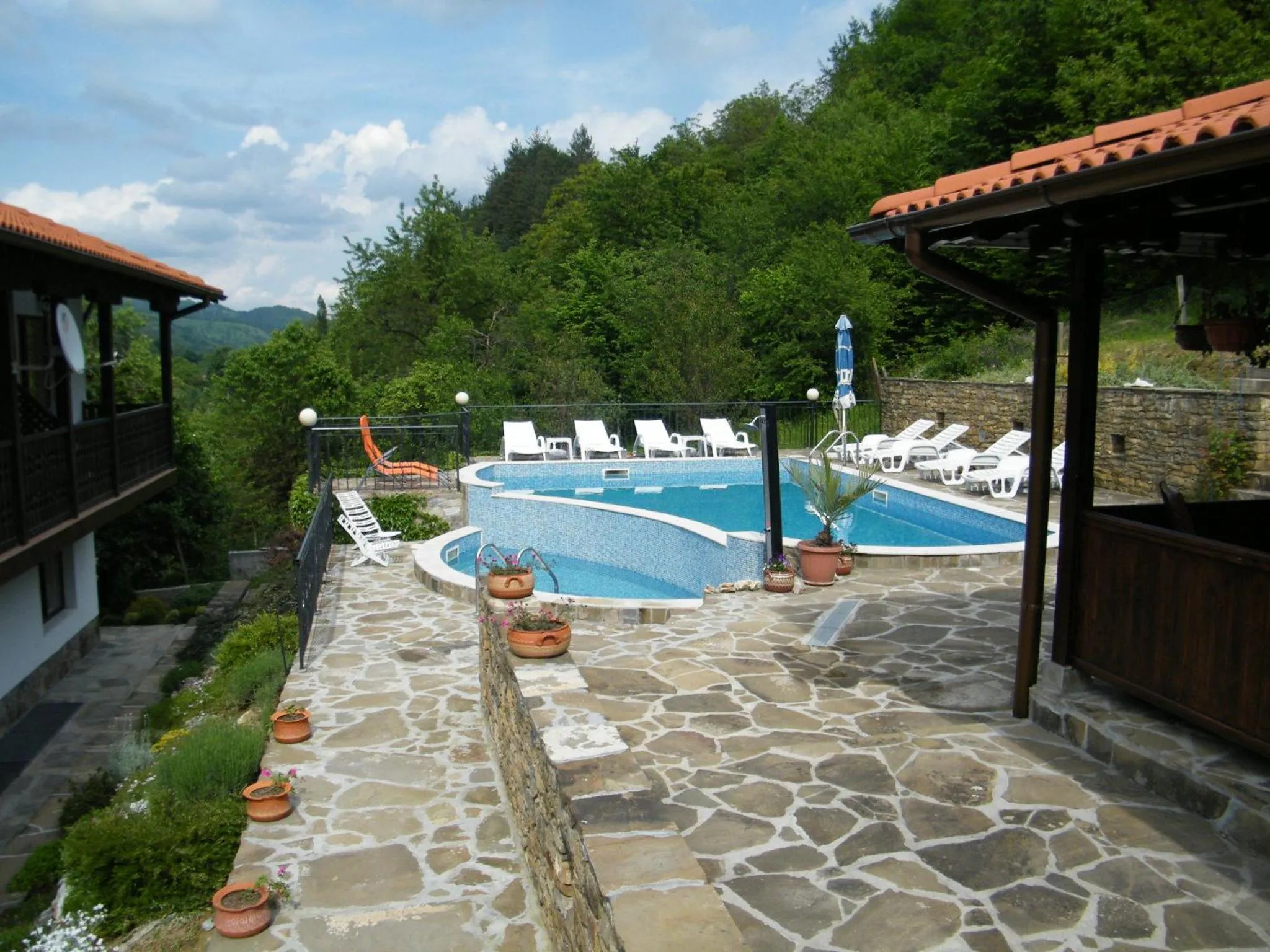 Garden in Family Hotel Chiflik Hills