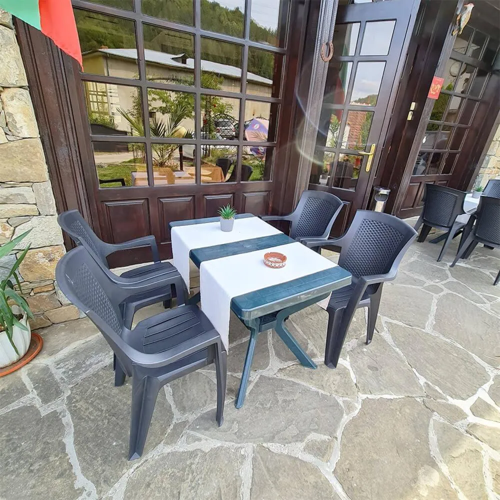 Restaurant/places to eat in Family Hotel Chiflik Hills