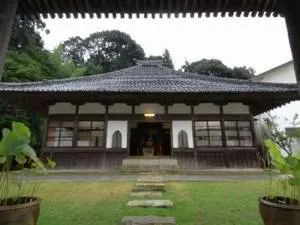 Facade/entrance in Zen no Yu