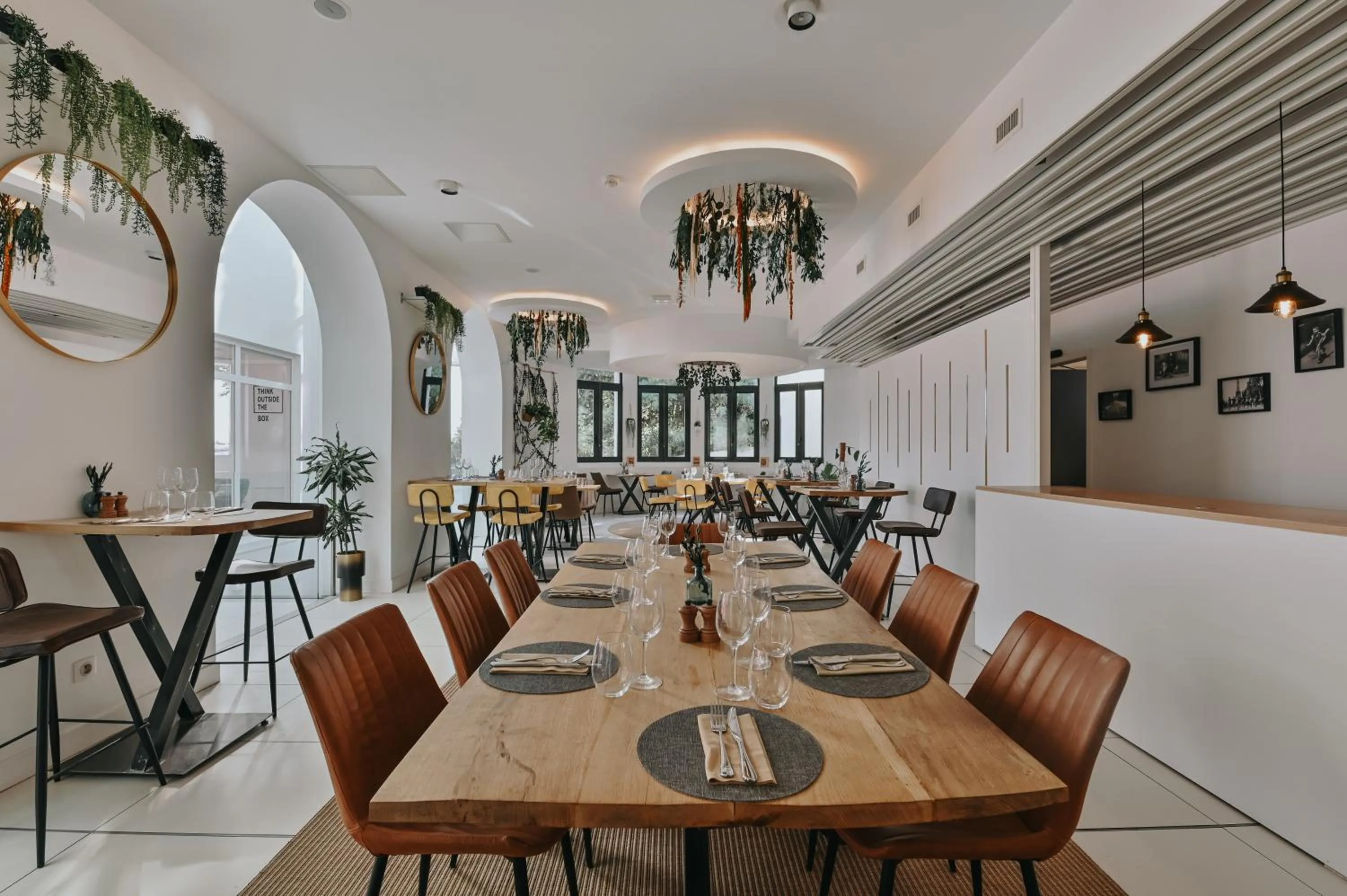 Restaurant/places to eat in Le Meez