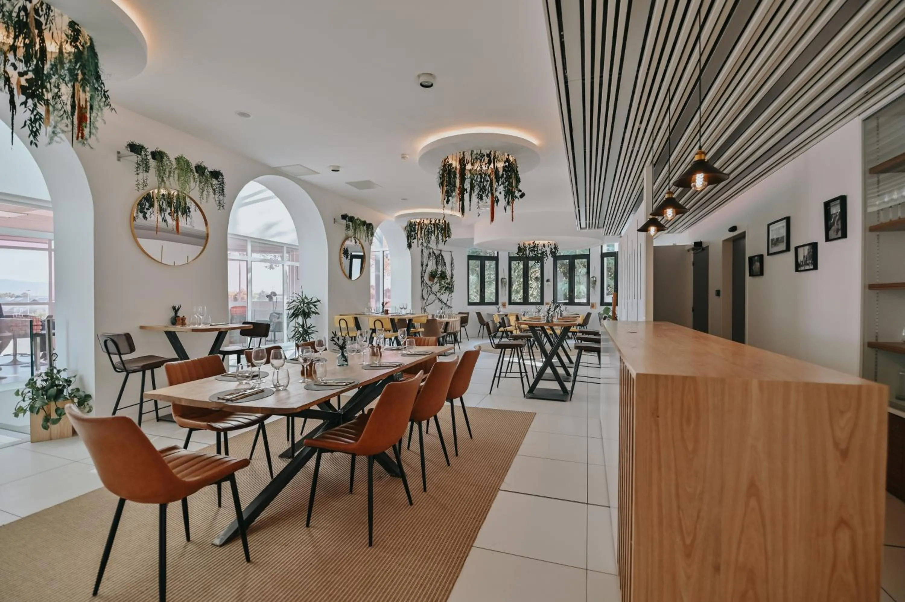 Restaurant/places to eat in Le Meez