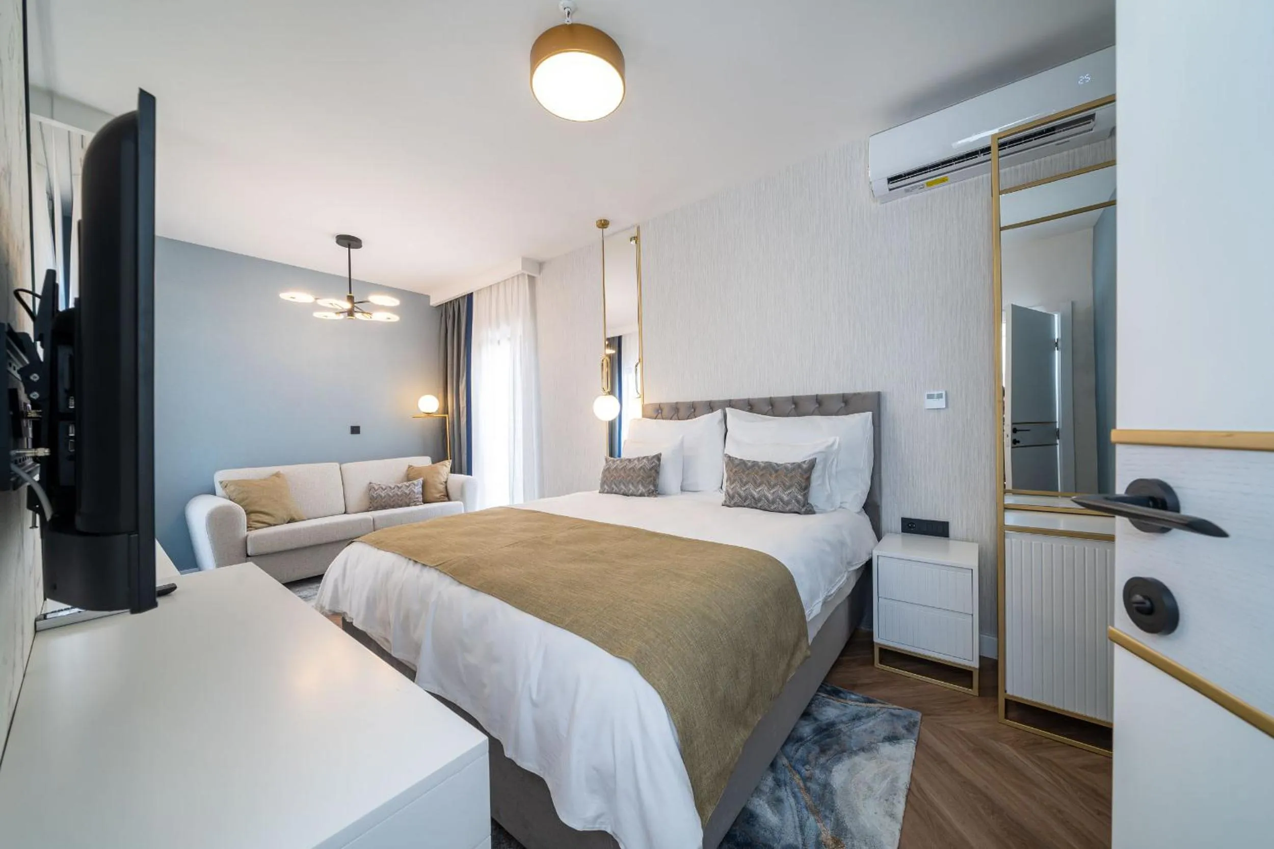 Bedroom, Bed in Hotel Millennium by Aycon