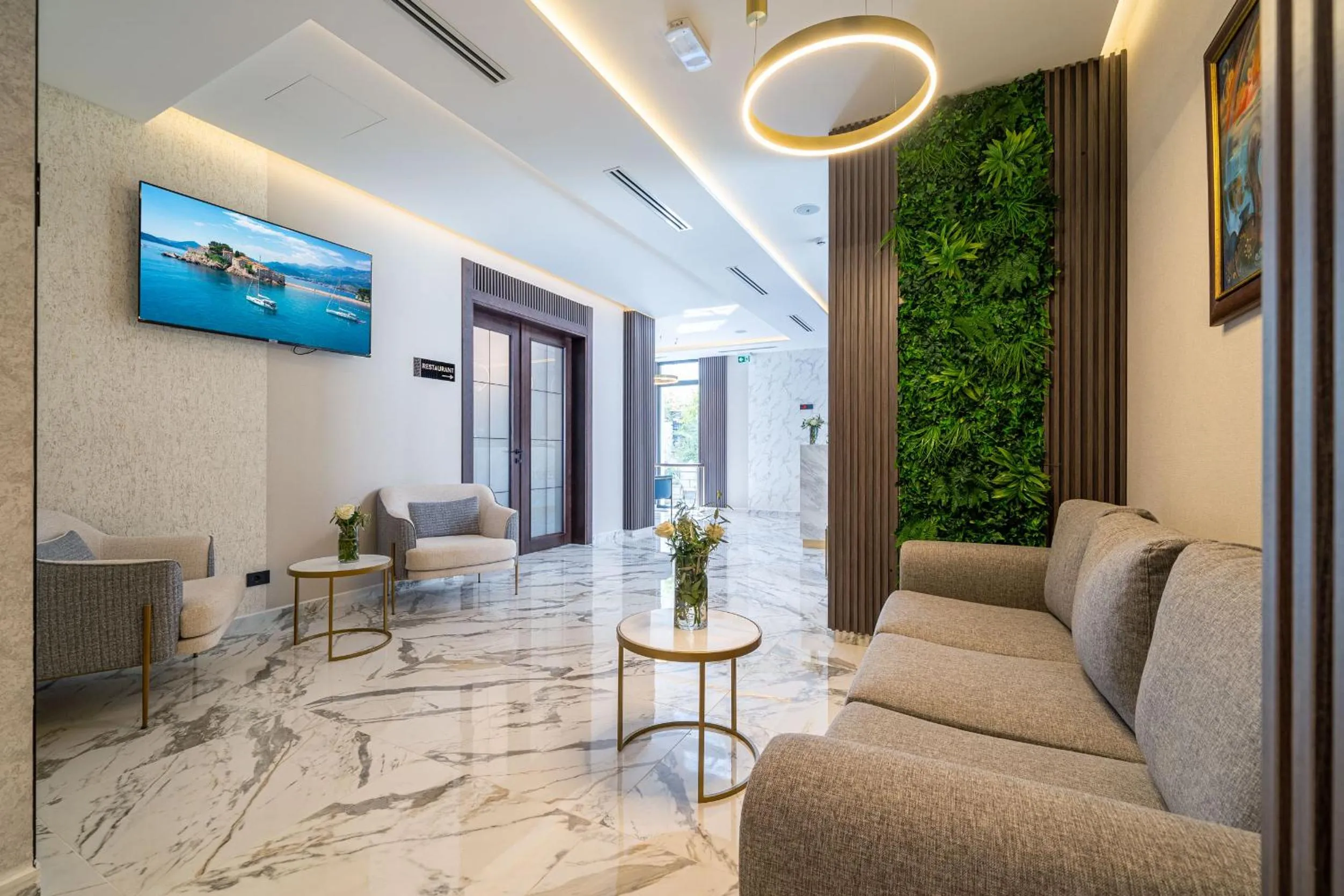 Lobby or reception in Hotel Millennium by Aycon