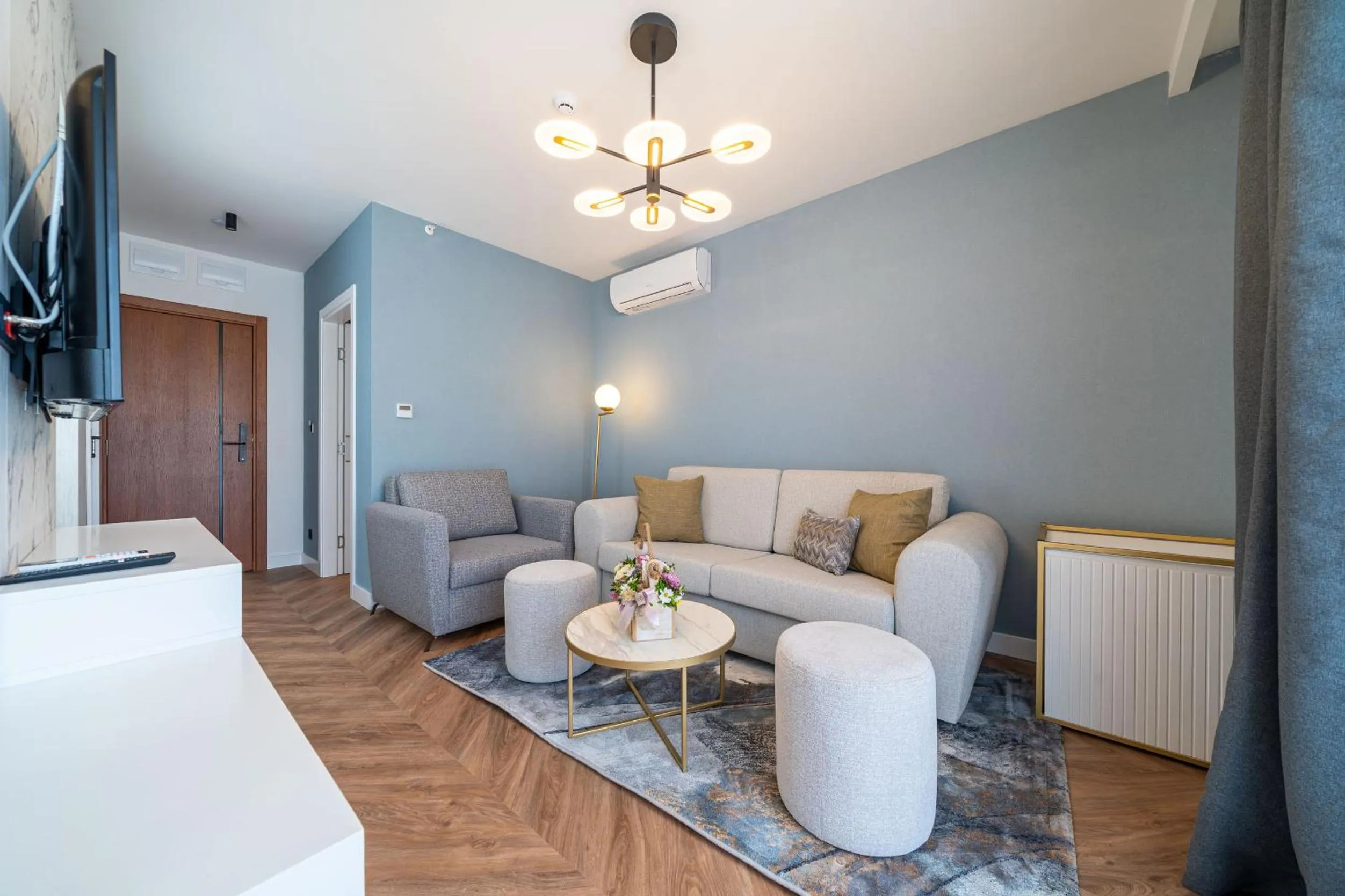 Living room in Hotel Millennium by Aycon