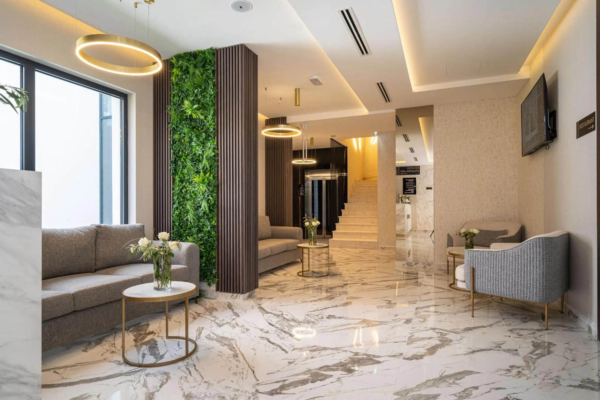 Lobby or reception in Hotel Millennium by Aycon