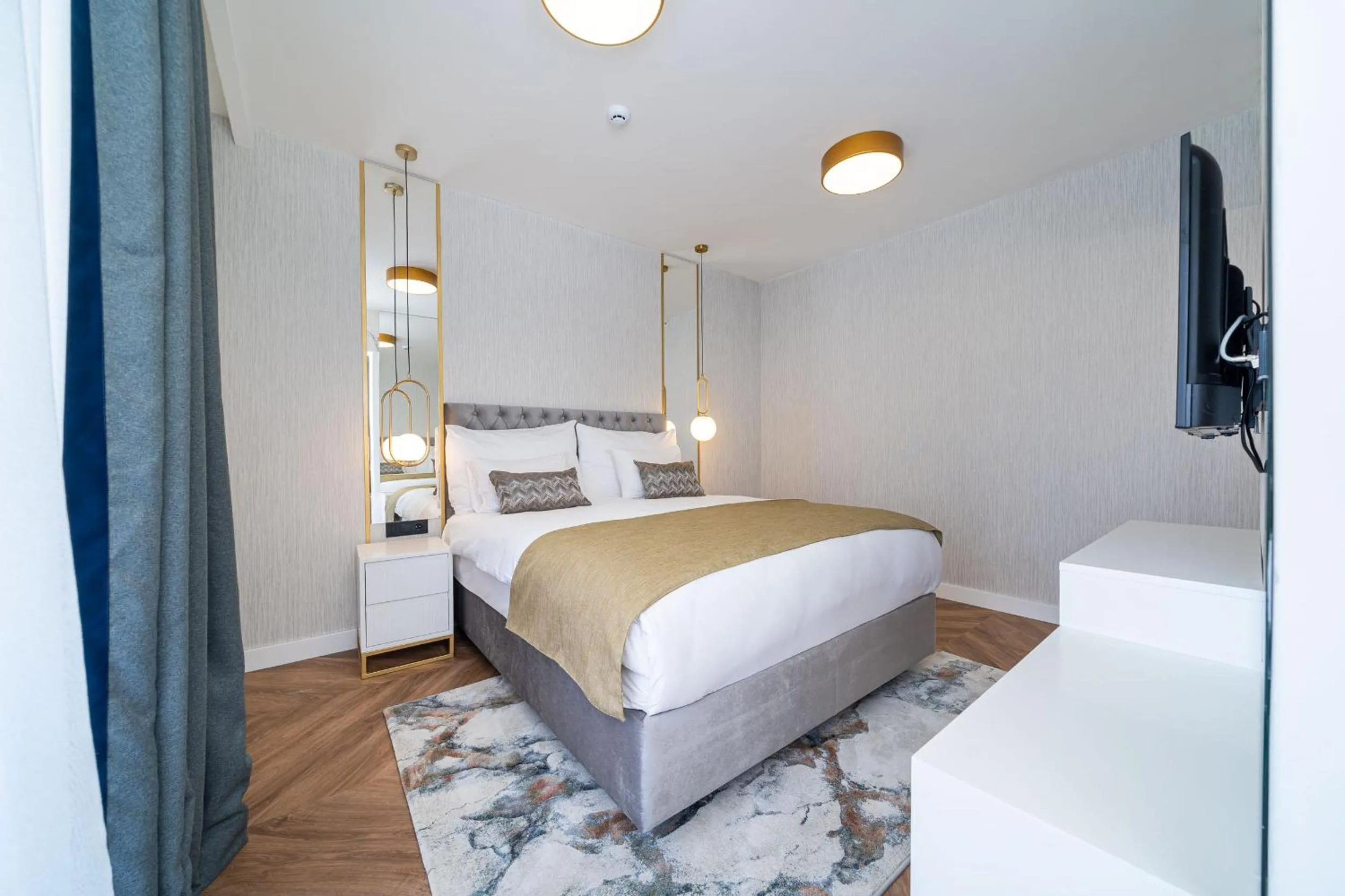 Bed in Hotel Millennium by Aycon