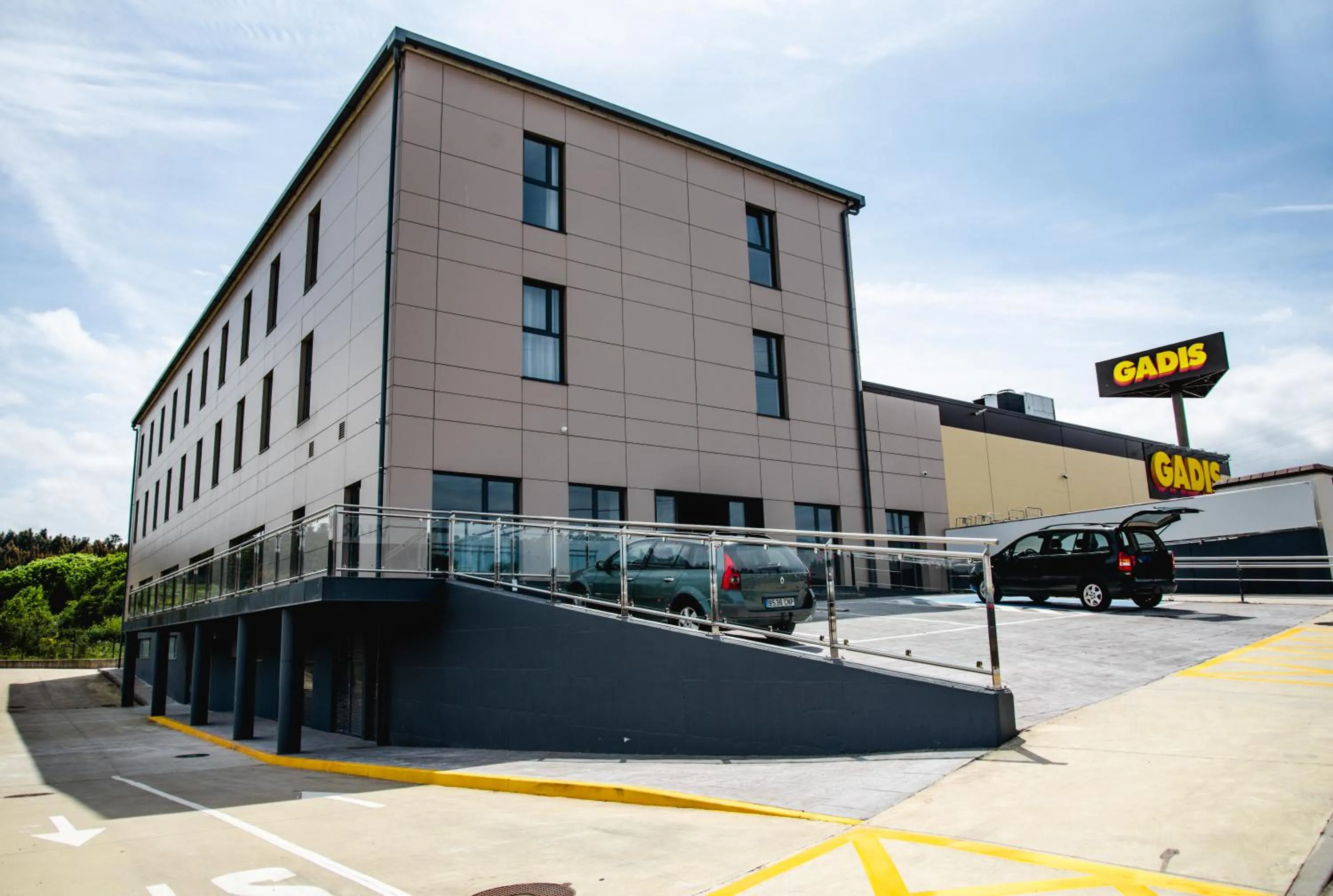 Property logo or sign in Hotel Chips Fene