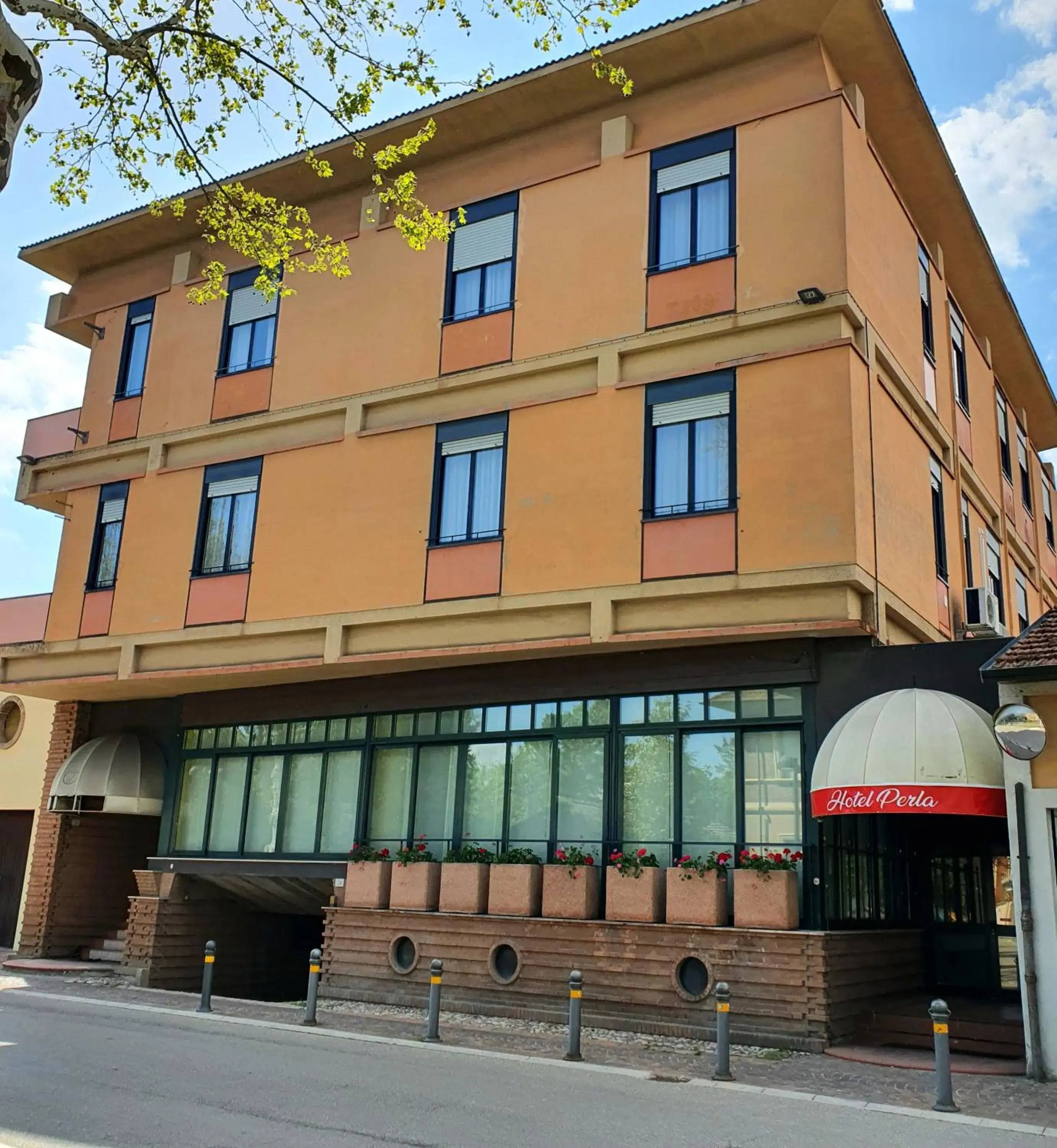 HOTEL PERLA HOTEL PERLA