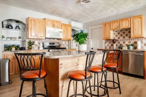 NEW! Family-Friendly Getaway -1 Mi to Dtwn Salem w Roof Deck & Tiki Bar