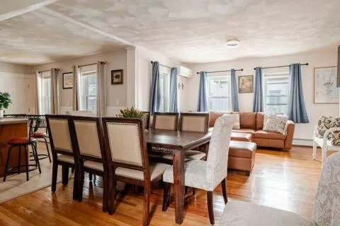 NEW! Family-Friendly Getaway -1 Mi to Dtwn Salem w Roof Deck & Tiki Bar