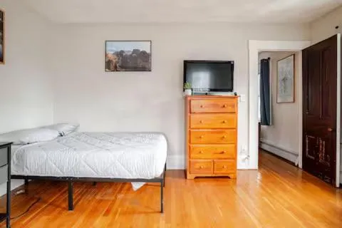 Bed in NEW! Family-Friendly Getaway -1 Mi to Dtwn Salem w Roof Deck & Tiki Bar