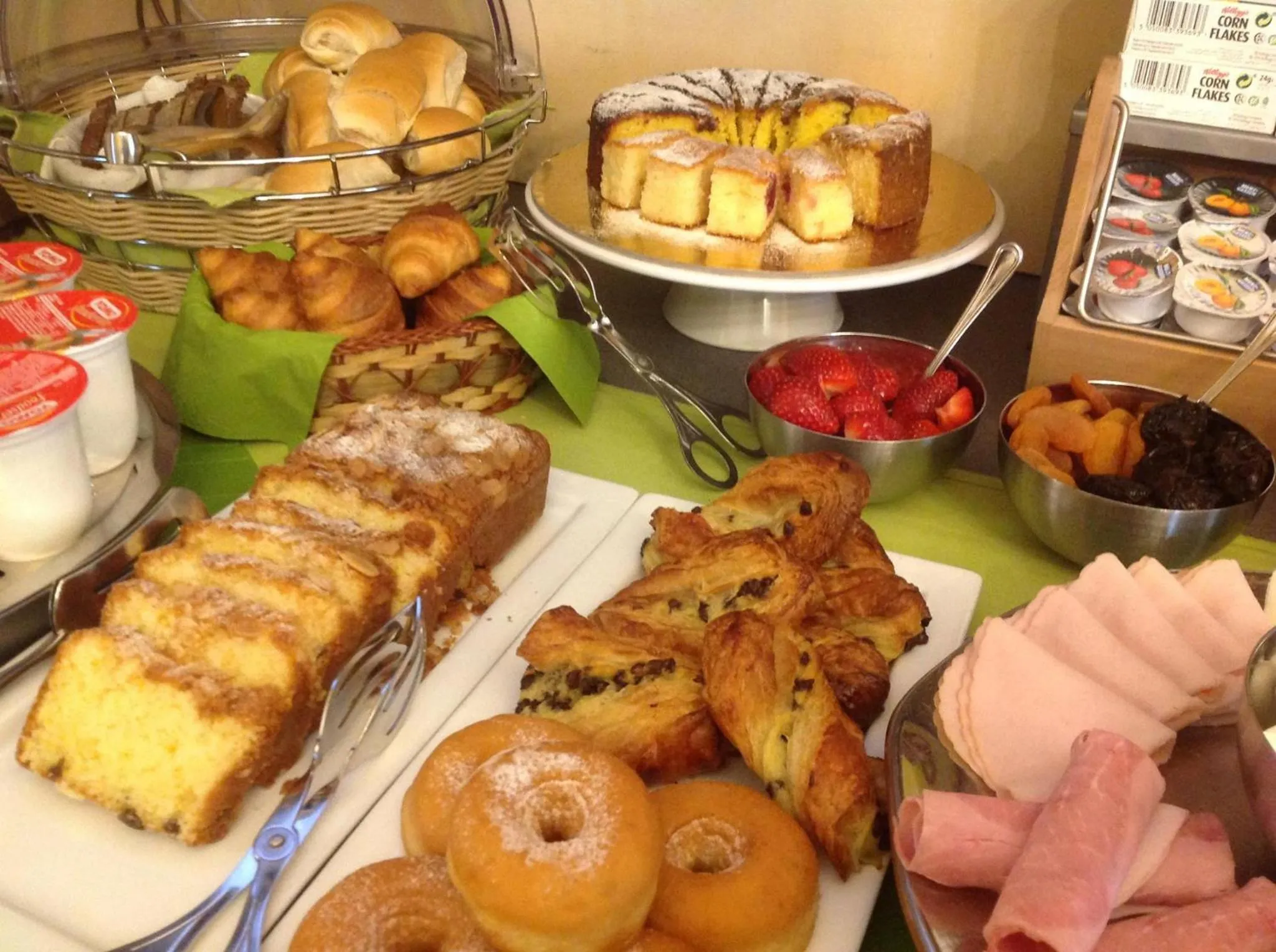 Breakfast in Antica Villa Graziella Venice - Atika & Atif