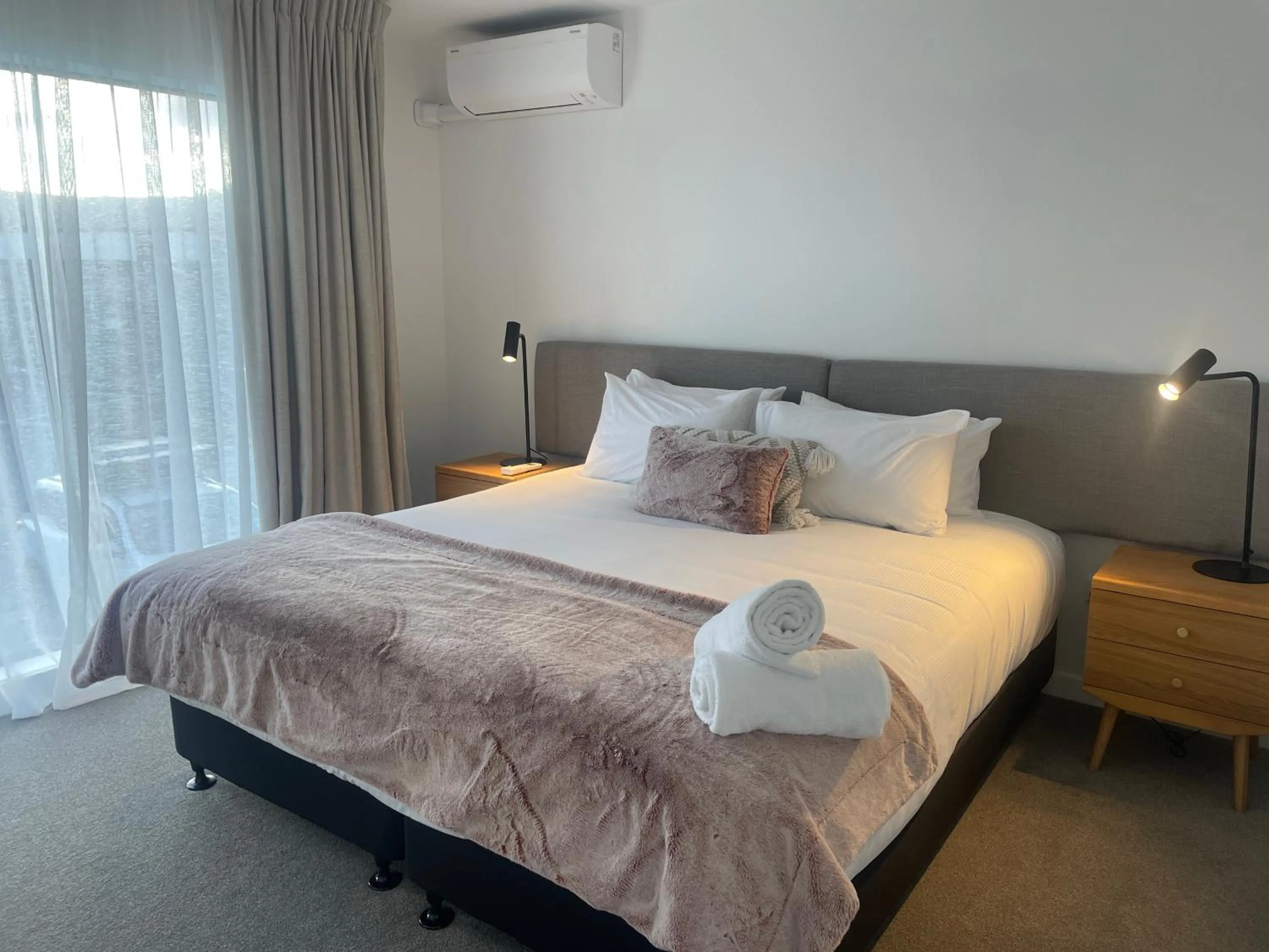 Bedroom, Bed in Alpine Junction Townhouse Apartments, Lodge & Hotel