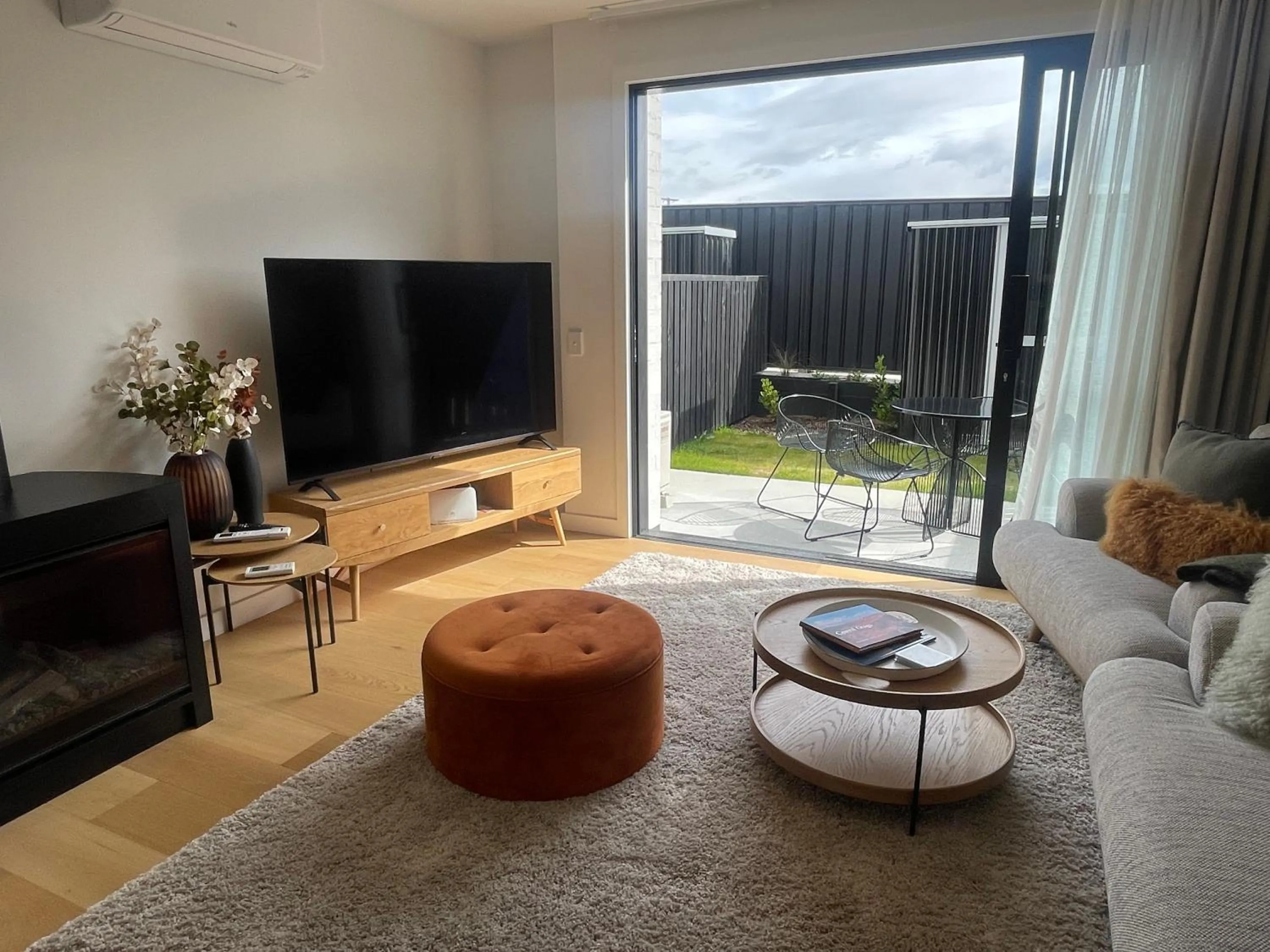 Living room in Alpine Junction Townhouse Apartments, Lodge & Hotel