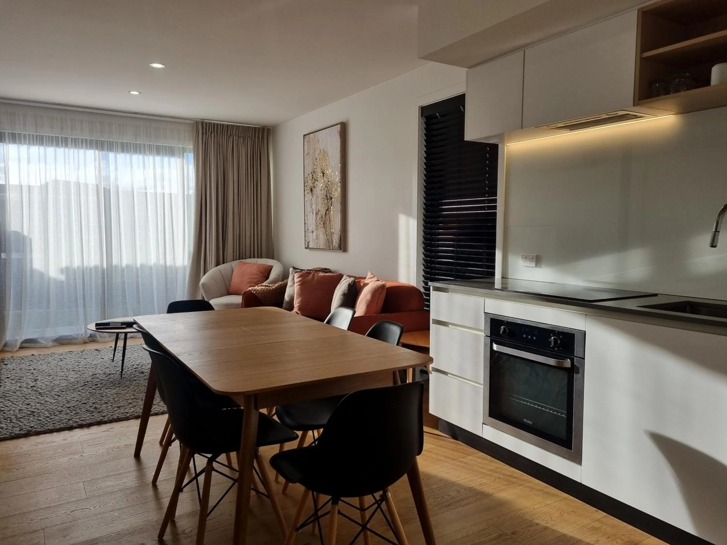 Dining area in Alpine Junction Townhouse Apartments, Lodge & Hotel
