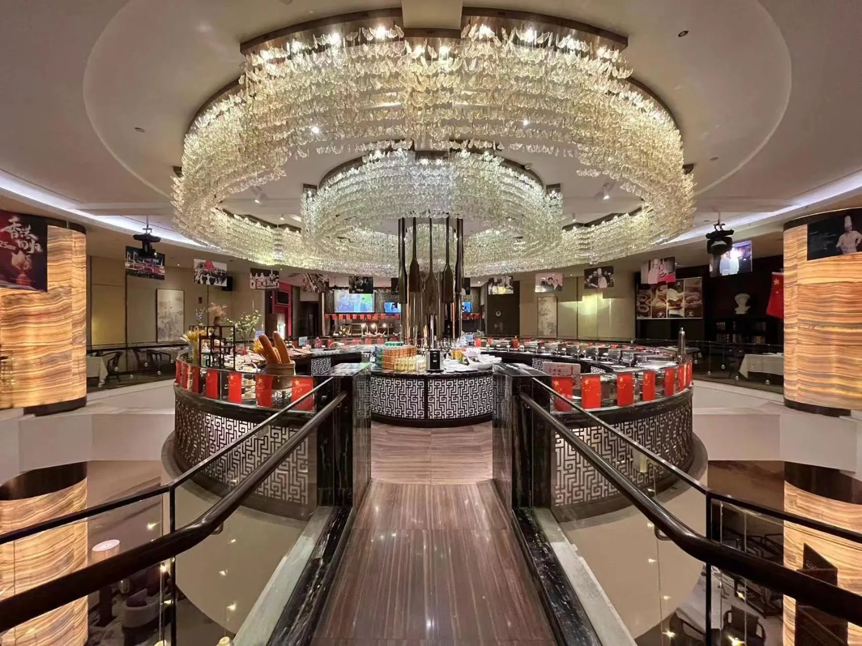 Restaurant/places to eat in Yue Yang Hotel