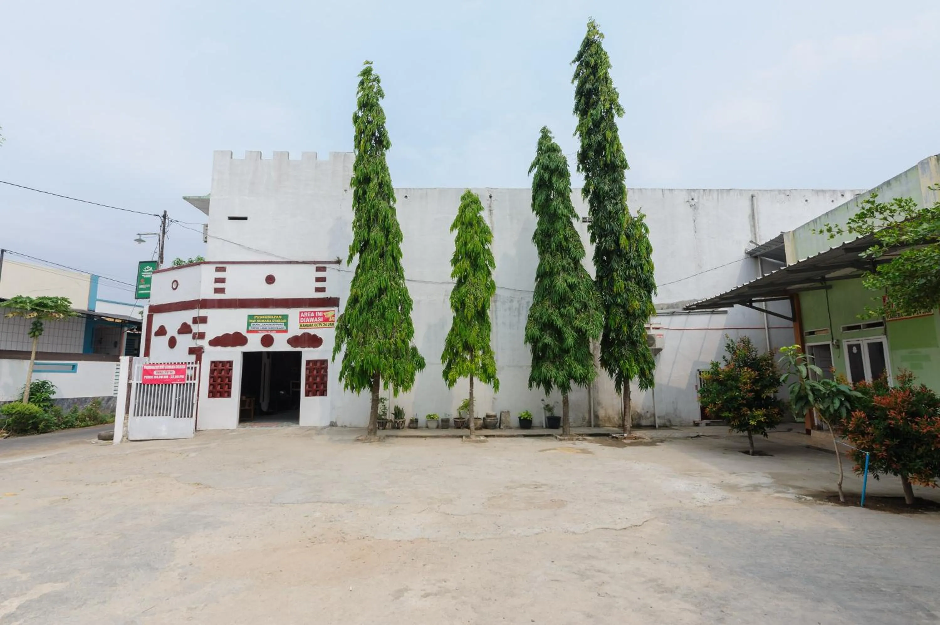 Property building in RedDoorz Syariah near Institut Darmajaya Lampung