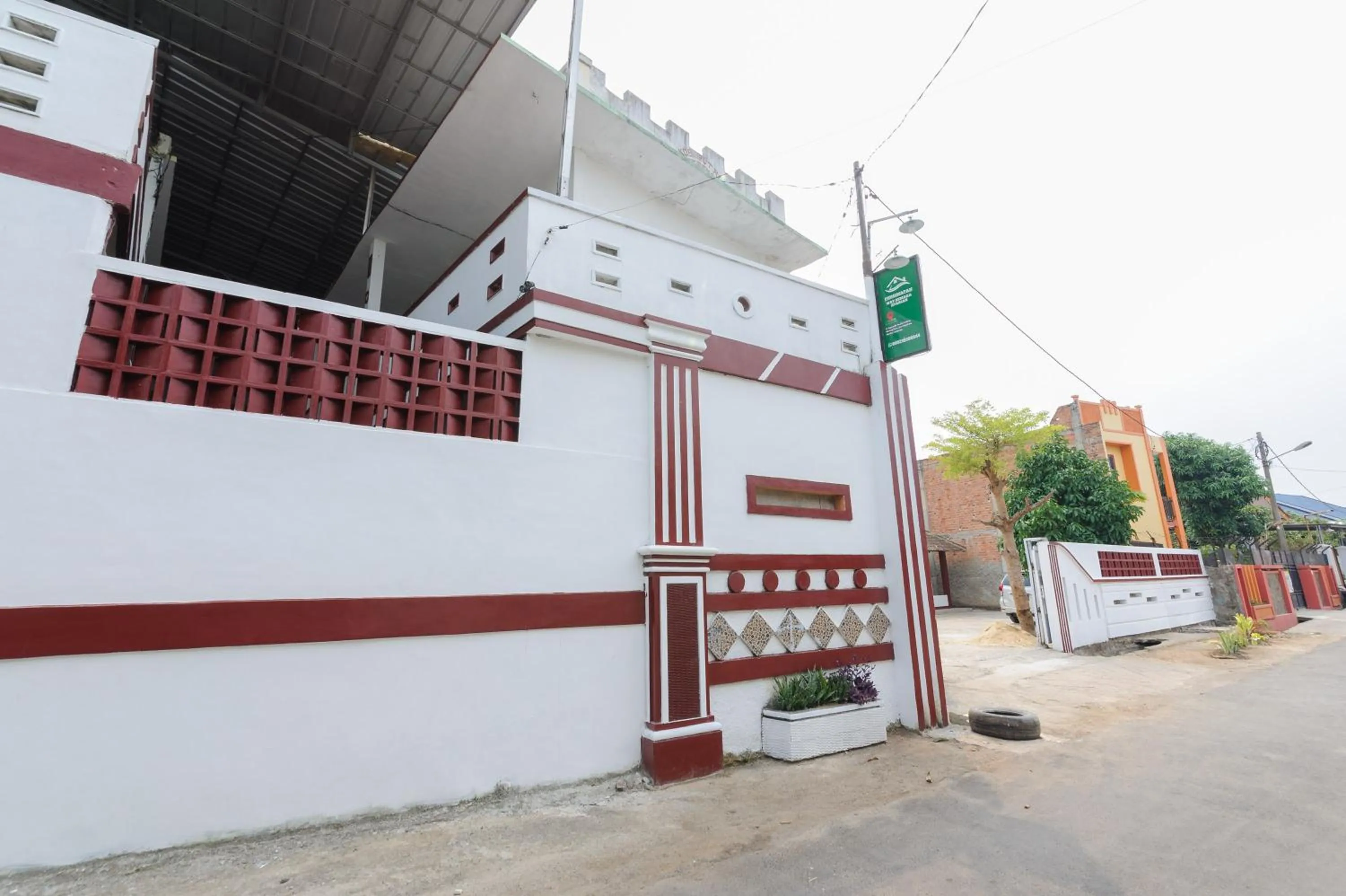 Property building in RedDoorz Syariah near Institut Darmajaya Lampung