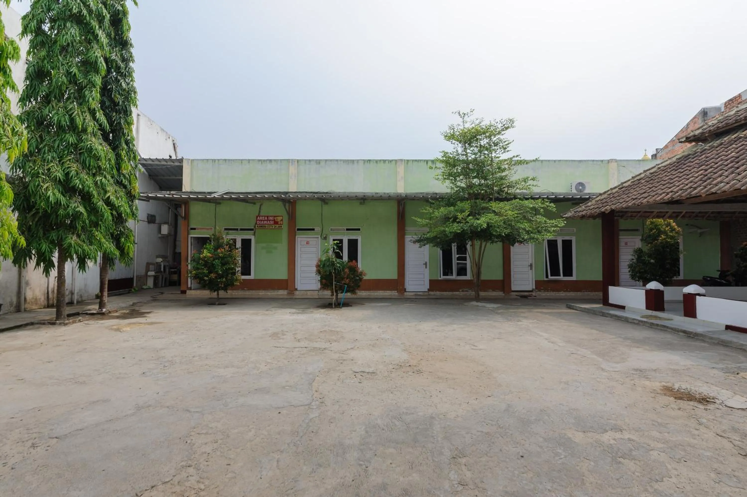 Property building in RedDoorz Syariah near Institut Darmajaya Lampung