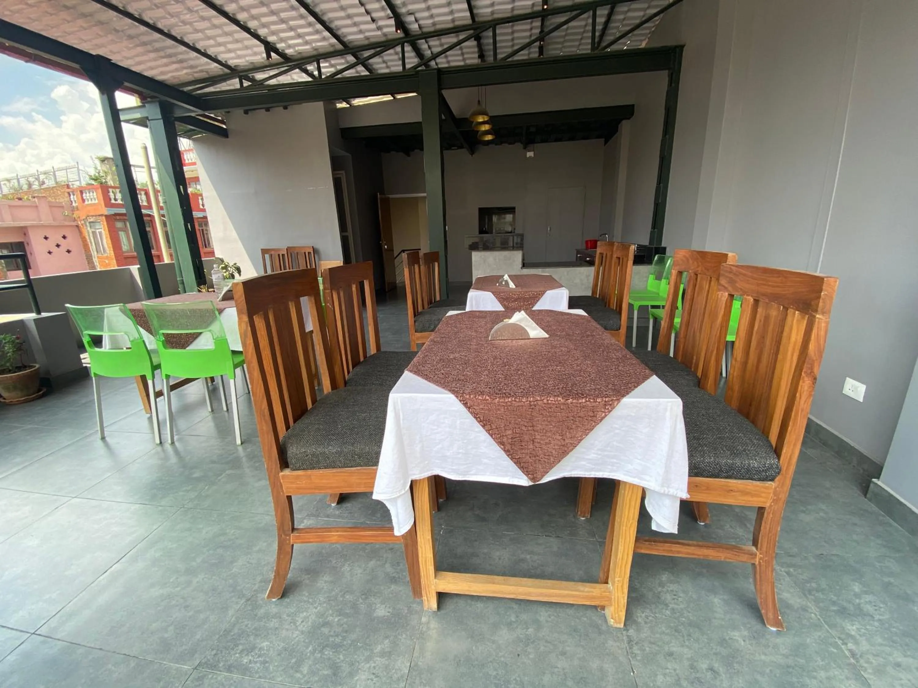 Restaurant/places to eat in Lemon Tree Hotel Pvt. Ltd
