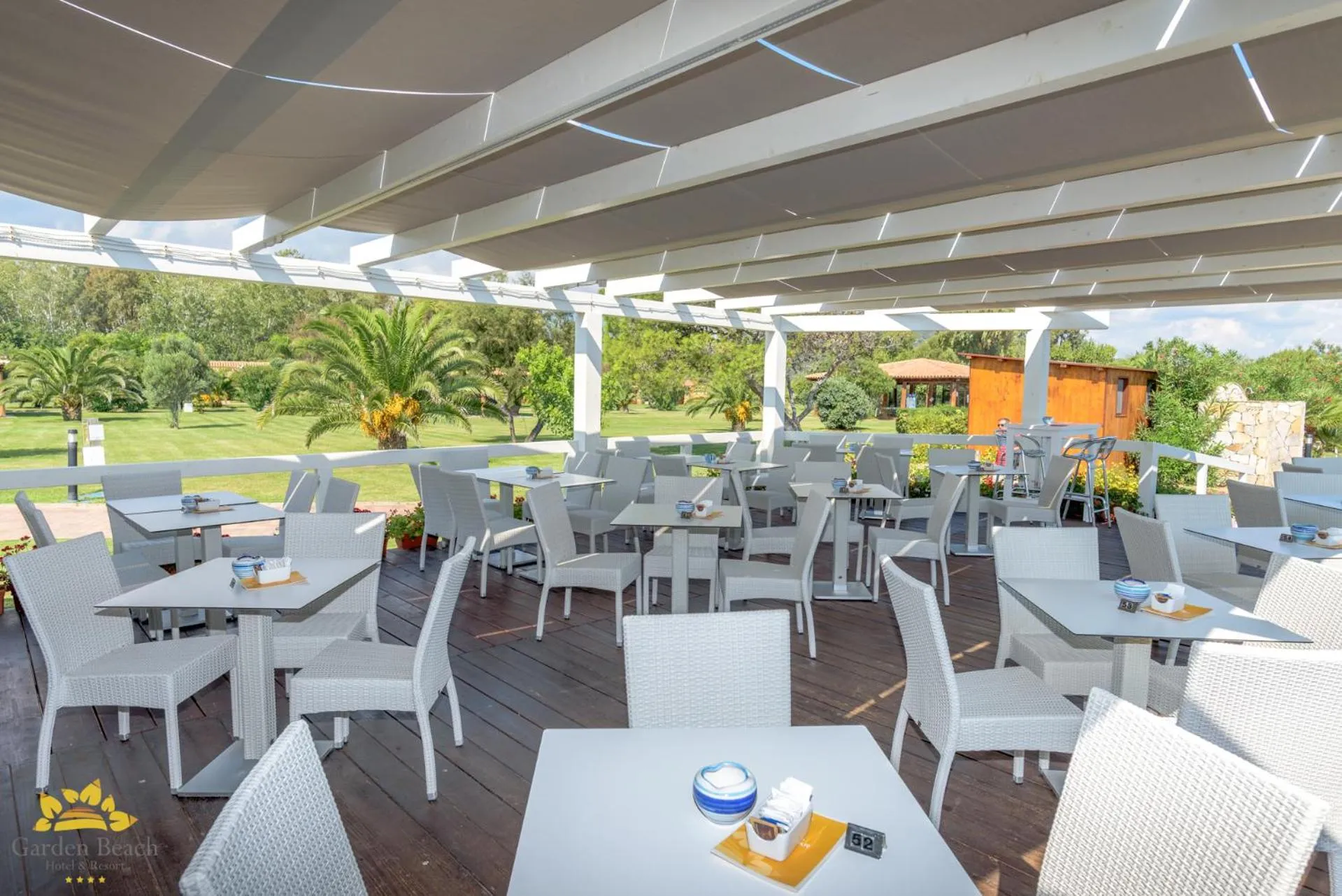 Restaurant/places to eat in Hotel Garden Beach