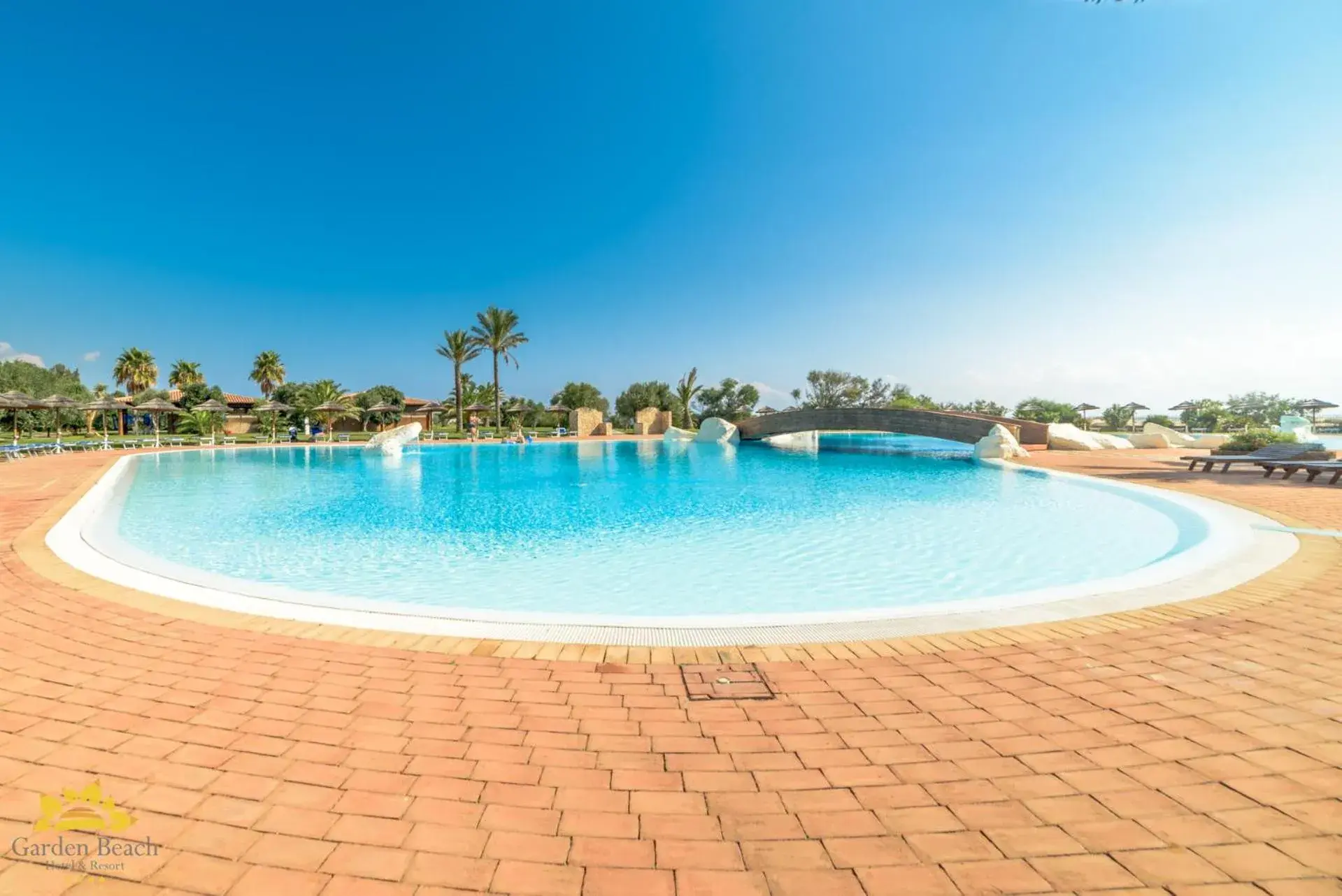 Swimming pool in Hotel Garden Beach Swimming pool in Hotel Garden Beach