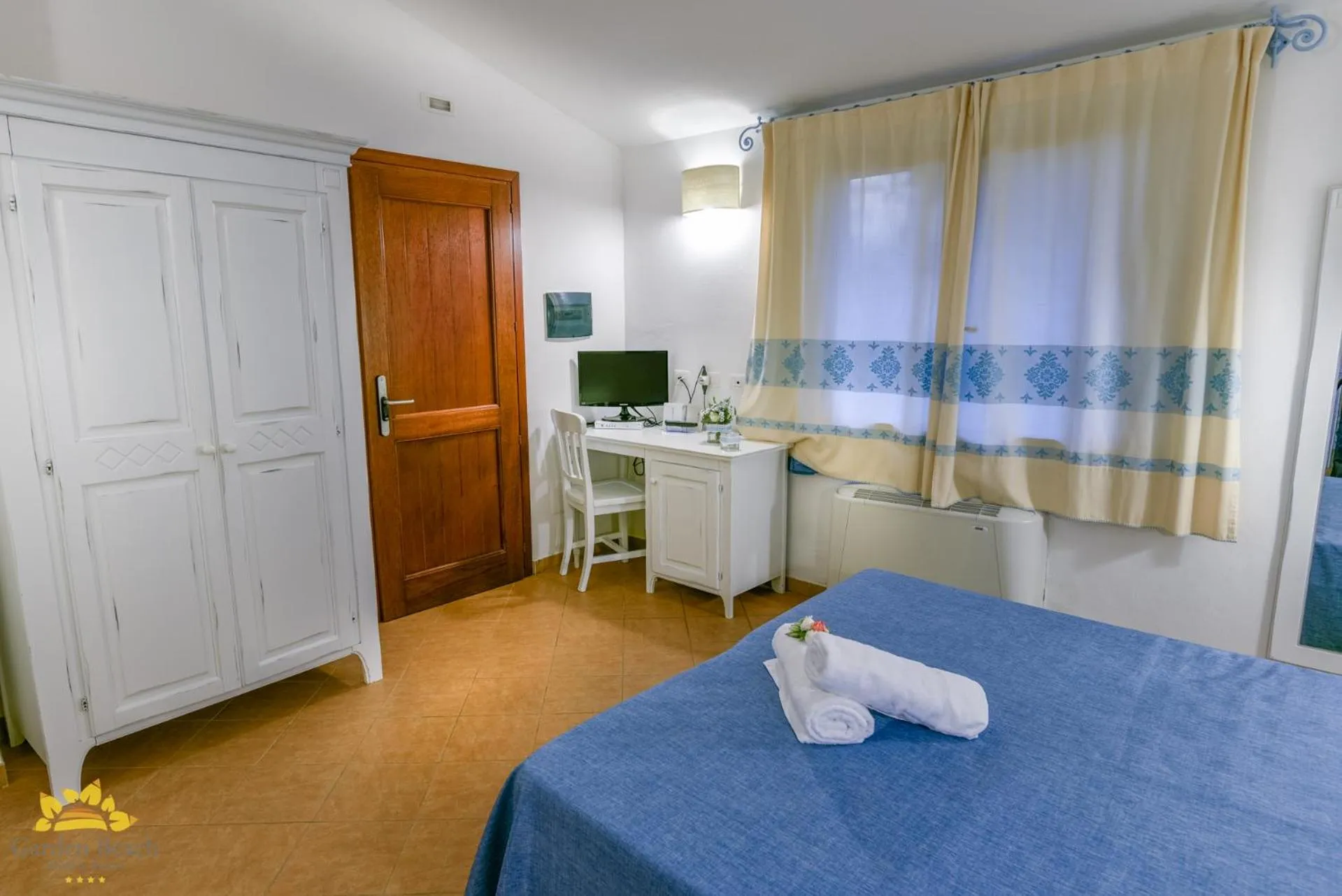 Bedroom, Bed in Hotel Garden Beach