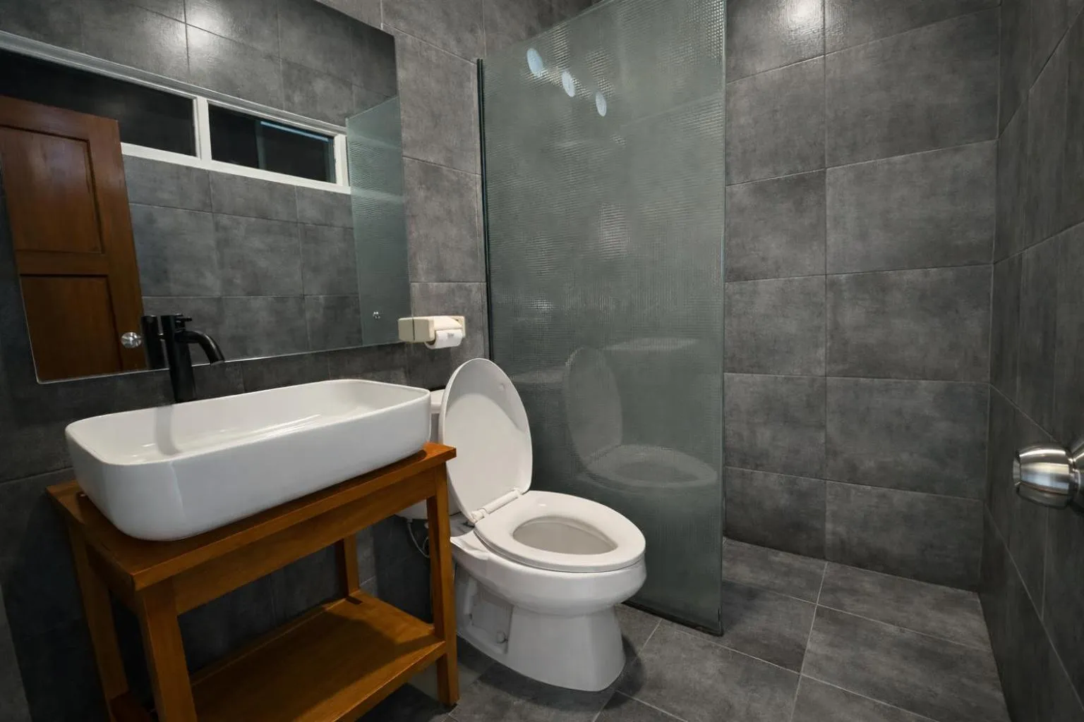 Bathroom in Nirvana Hotel Resort Tetebatu