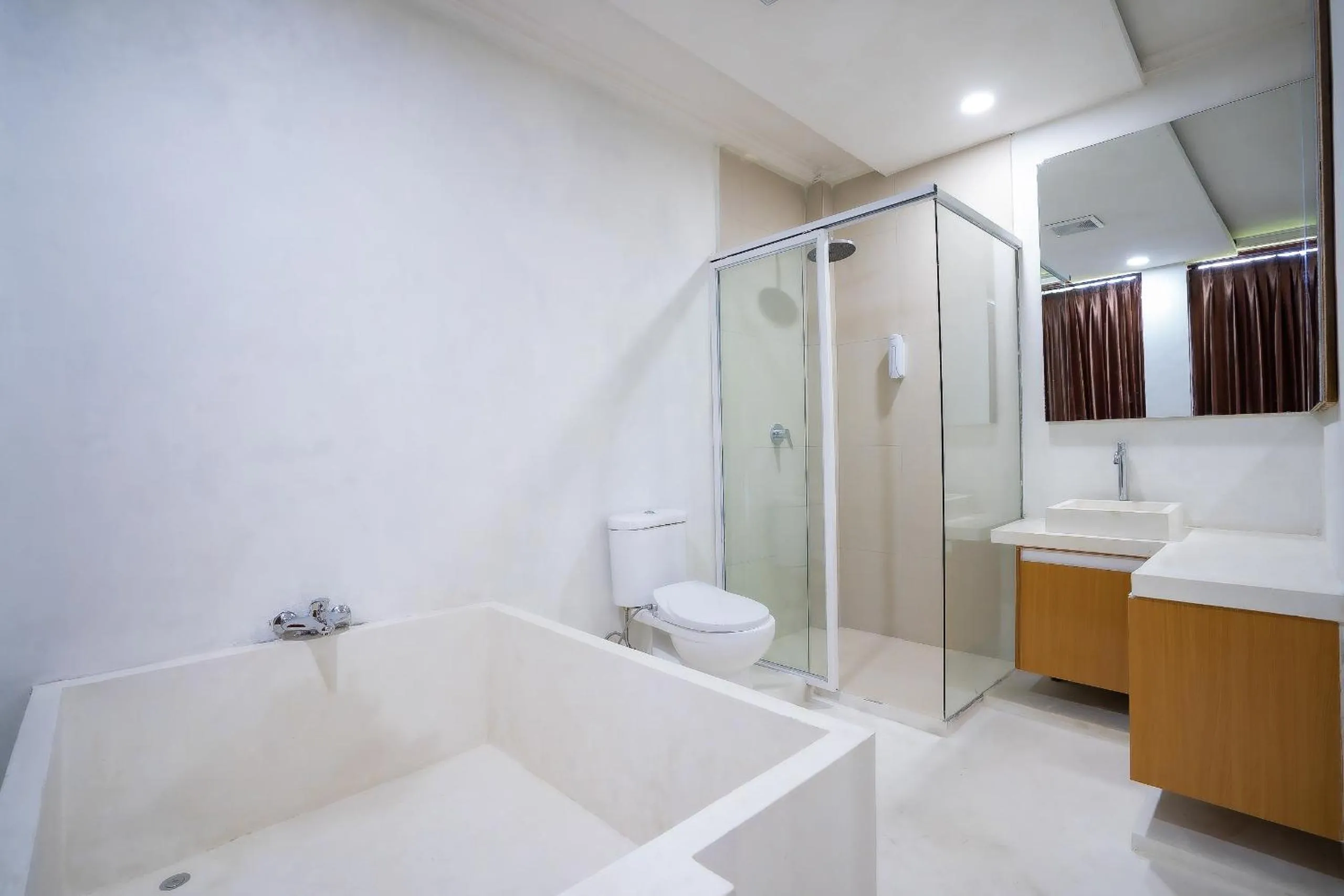 Toilet in Nirvana Hotel Resort Tetebatu