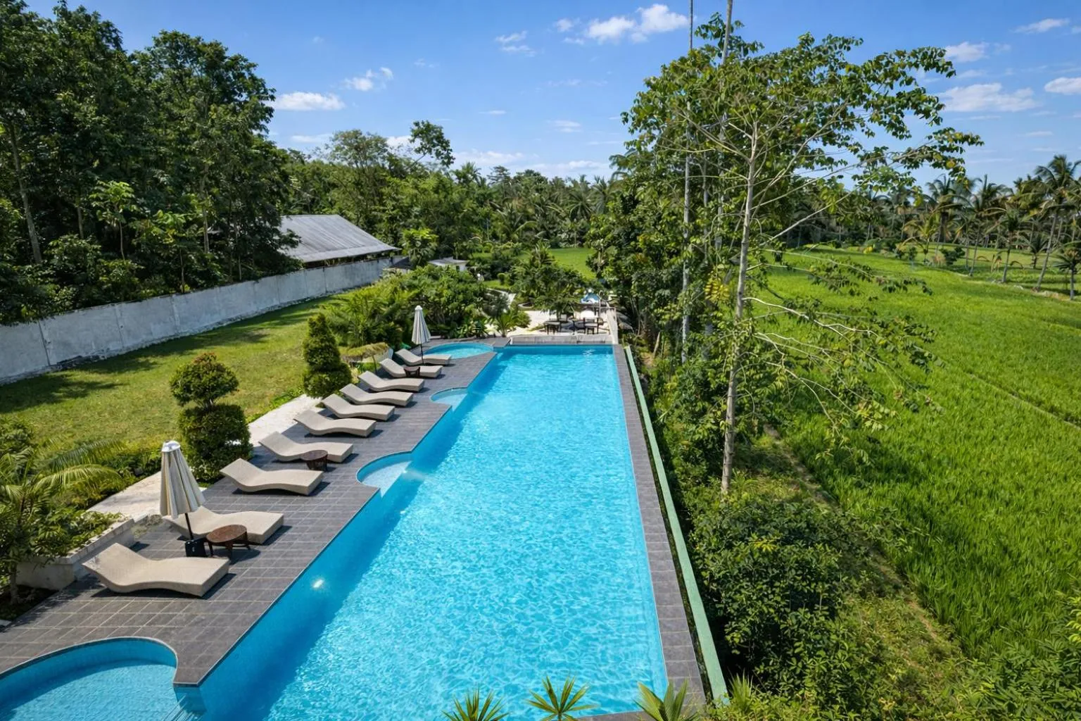 Swimming pool in Nirvana Hotel Resort Tetebatu