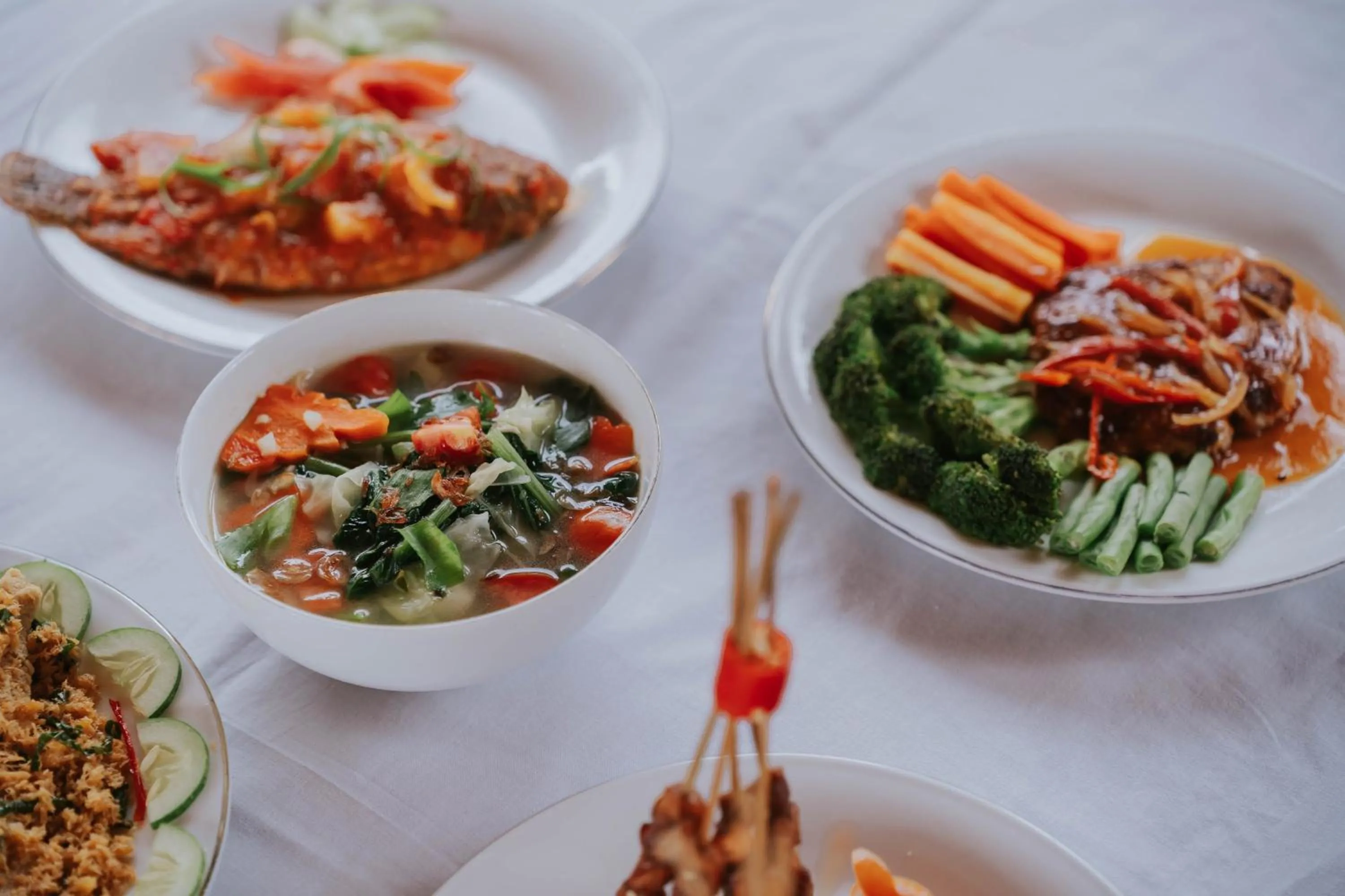 Restaurant/places to eat in Nirvana Hotel Resort Tetebatu