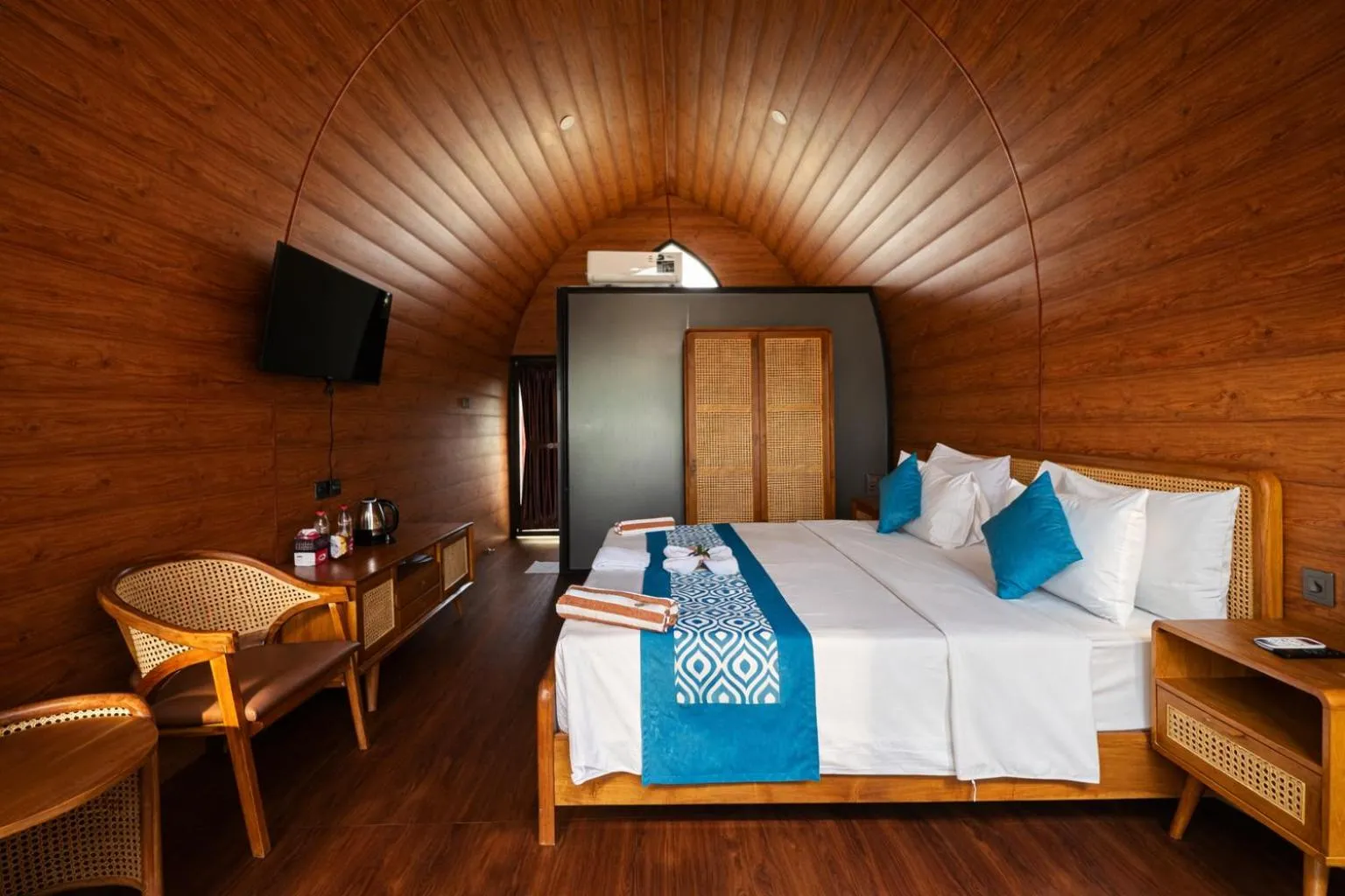 Bedroom, Bed in Nirvana Hotel Resort Tetebatu