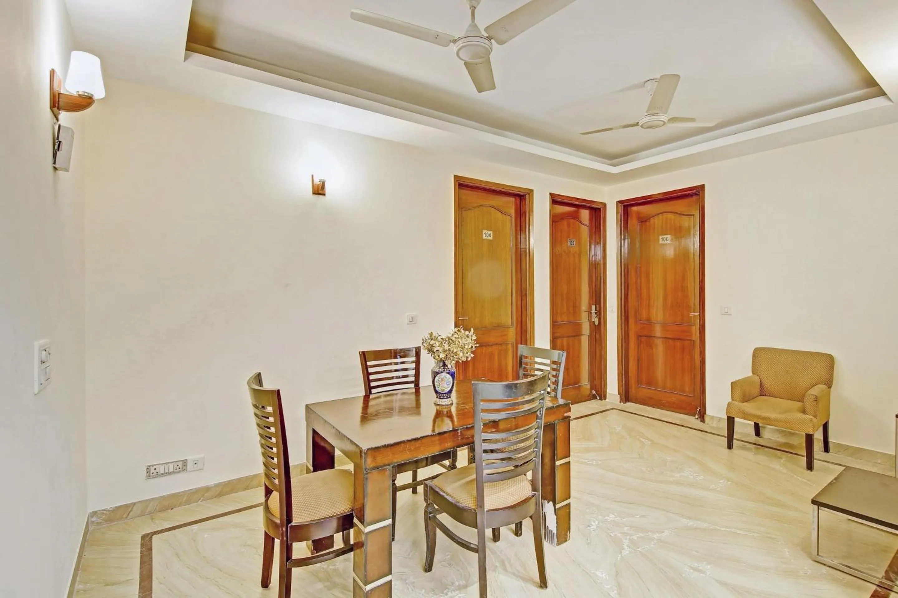 Bedroom in Collection O Imperial Oak Near Leisure Valley Park