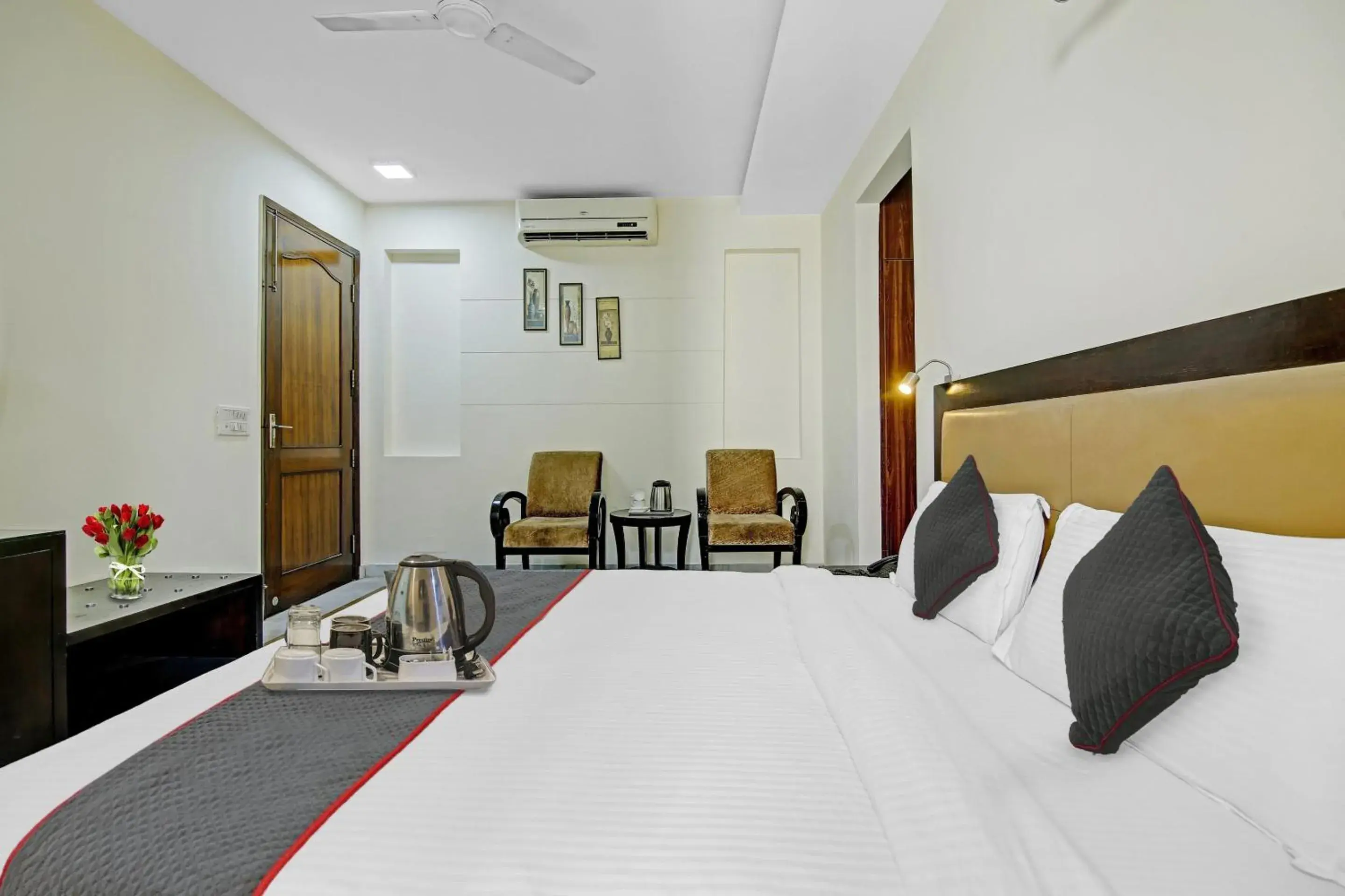 Bedroom in Collection O Imperial Oak Near Leisure Valley Park Bedroom in Collection O Imperial Oak Near Leisure Valley Park