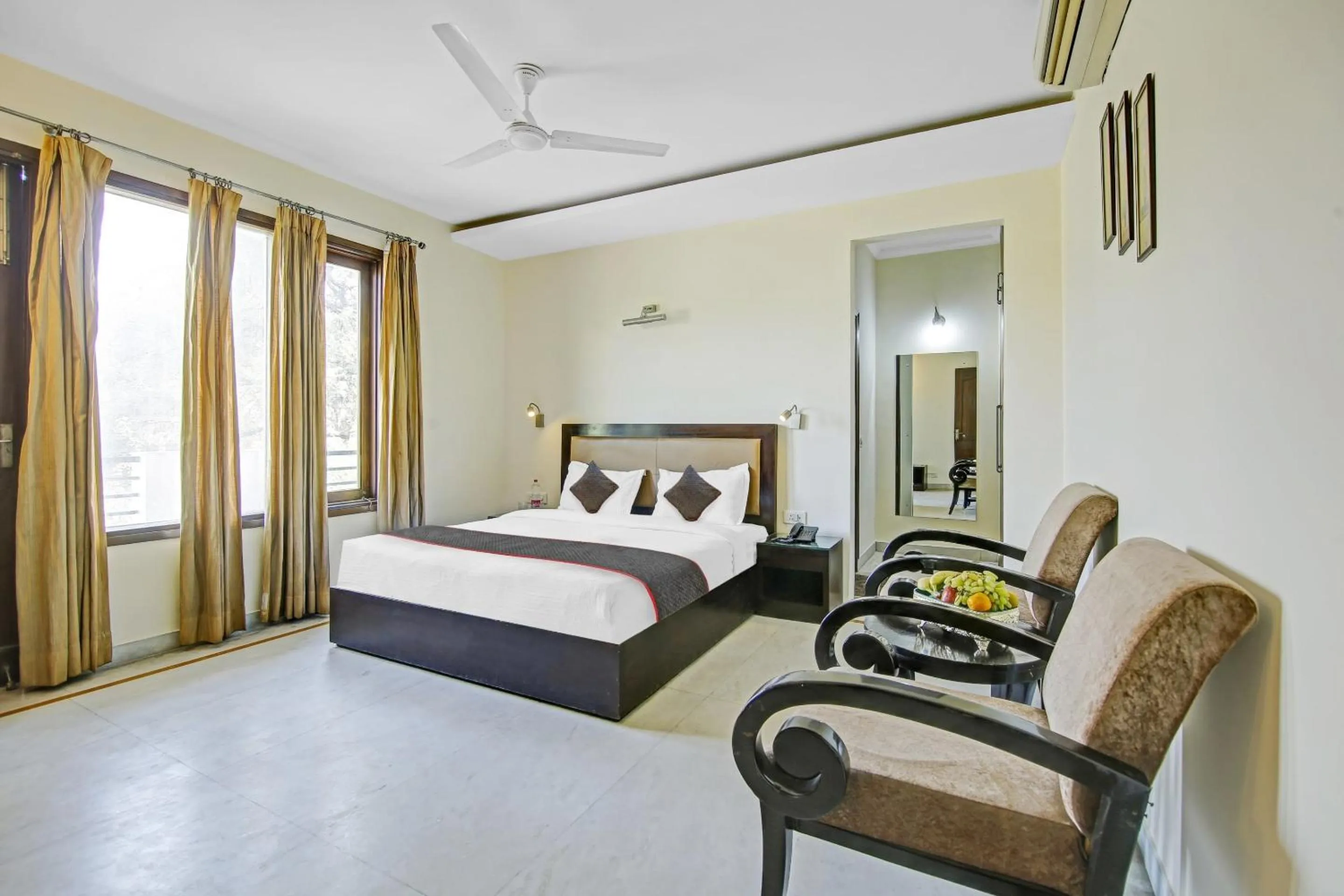 Bedroom in Collection O Imperial Oak Near Leisure Valley Park